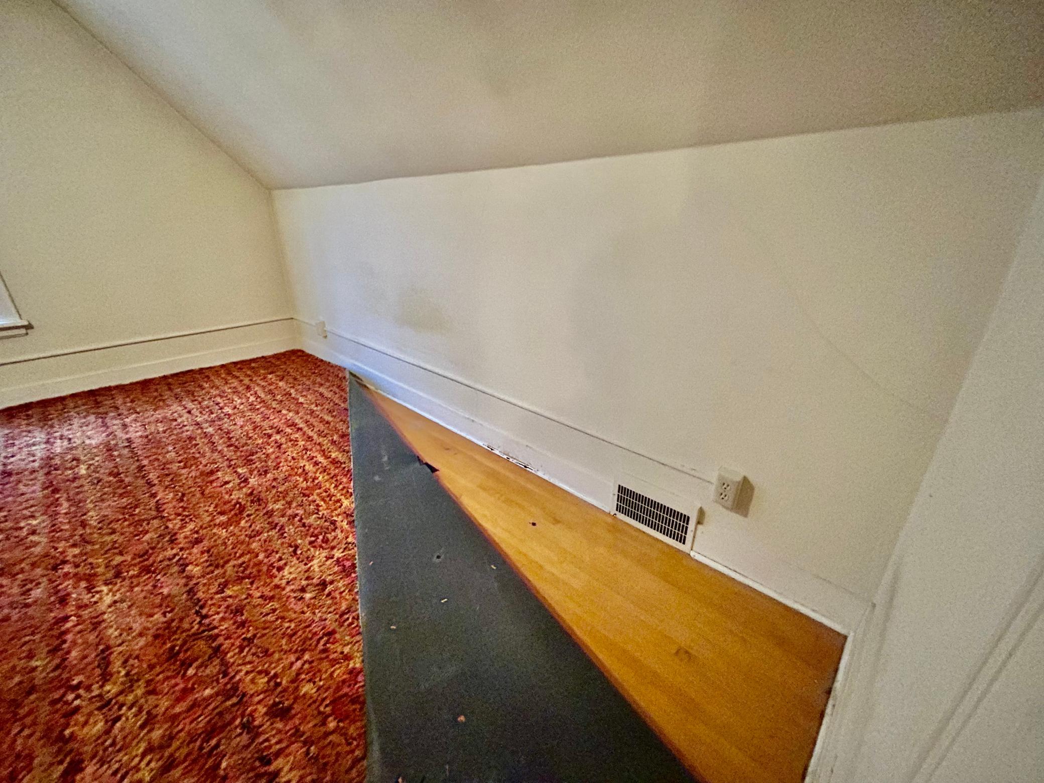 1895 single family home for sale at 214 6th Street NW in Valley City, ND — 3 bed, 3 bath (photo 19 of 31)