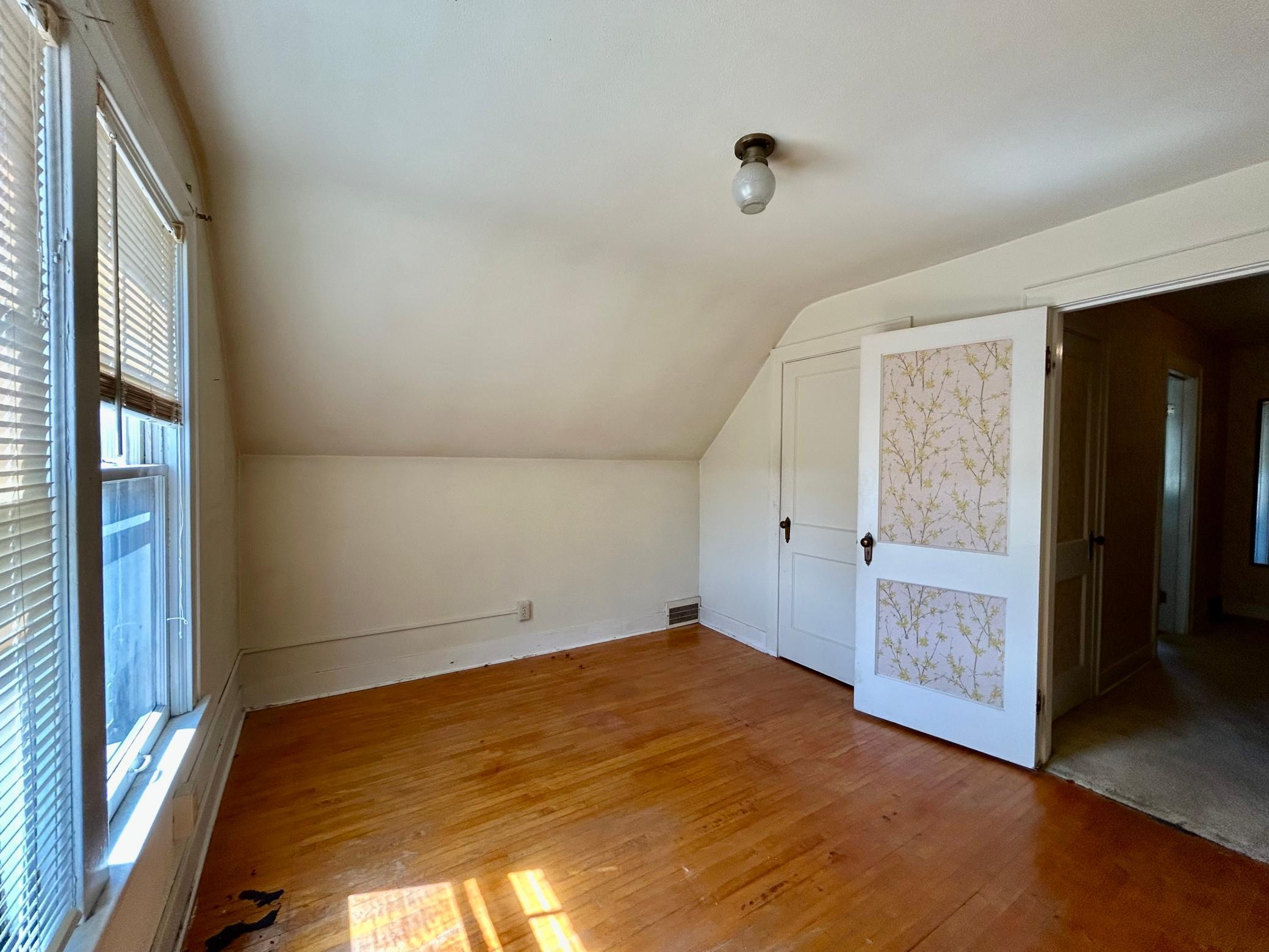 1895 single family home for sale at 214 6th Street NW in Valley City, ND — 3 bed, 3 bath (photo 20 of 31)