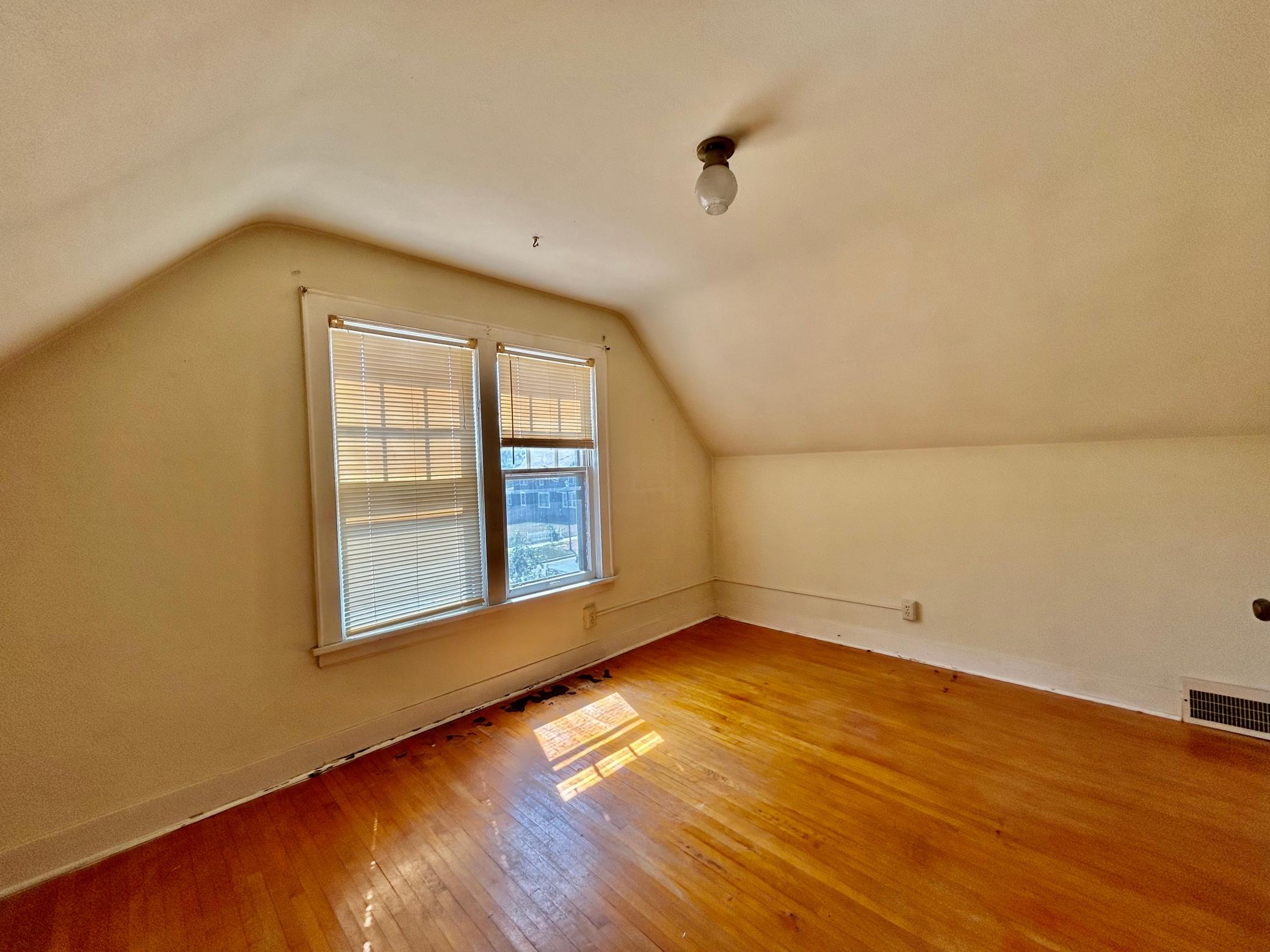 1895 single family home for sale at 214 6th Street NW in Valley City, ND — 3 bed, 3 bath (photo 21 of 31)