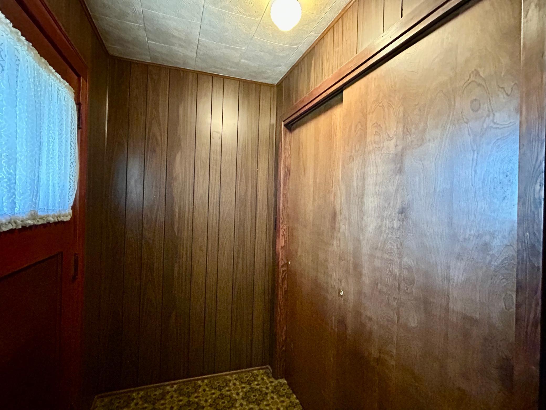 1895 single family home for sale at 214 6th Street NW in Valley City, ND — 3 bed, 3 bath (photo 5 of 31)