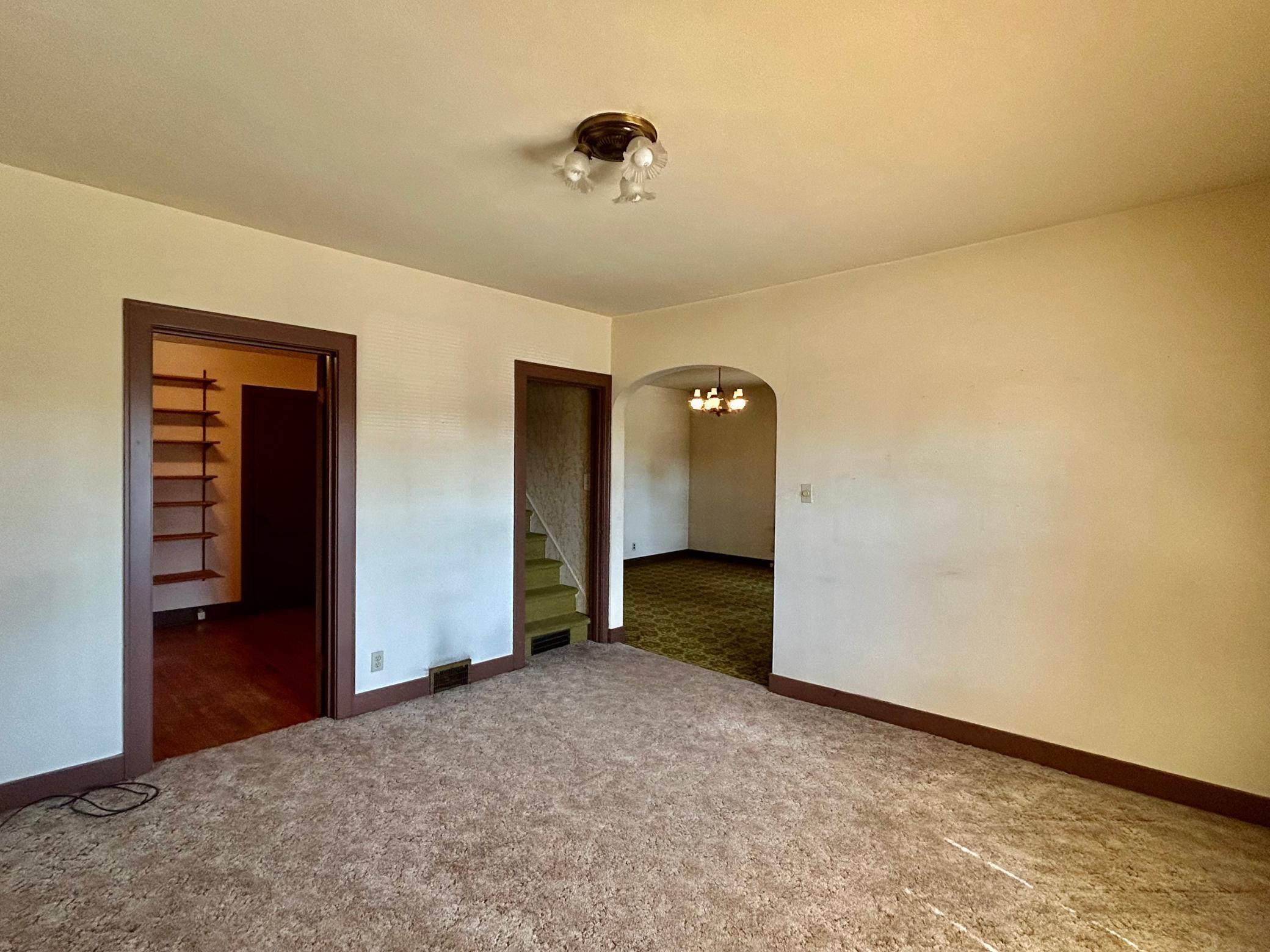 1895 single family home for sale at 214 6th Street NW in Valley City, ND — 3 bed, 3 bath (photo 9 of 31)