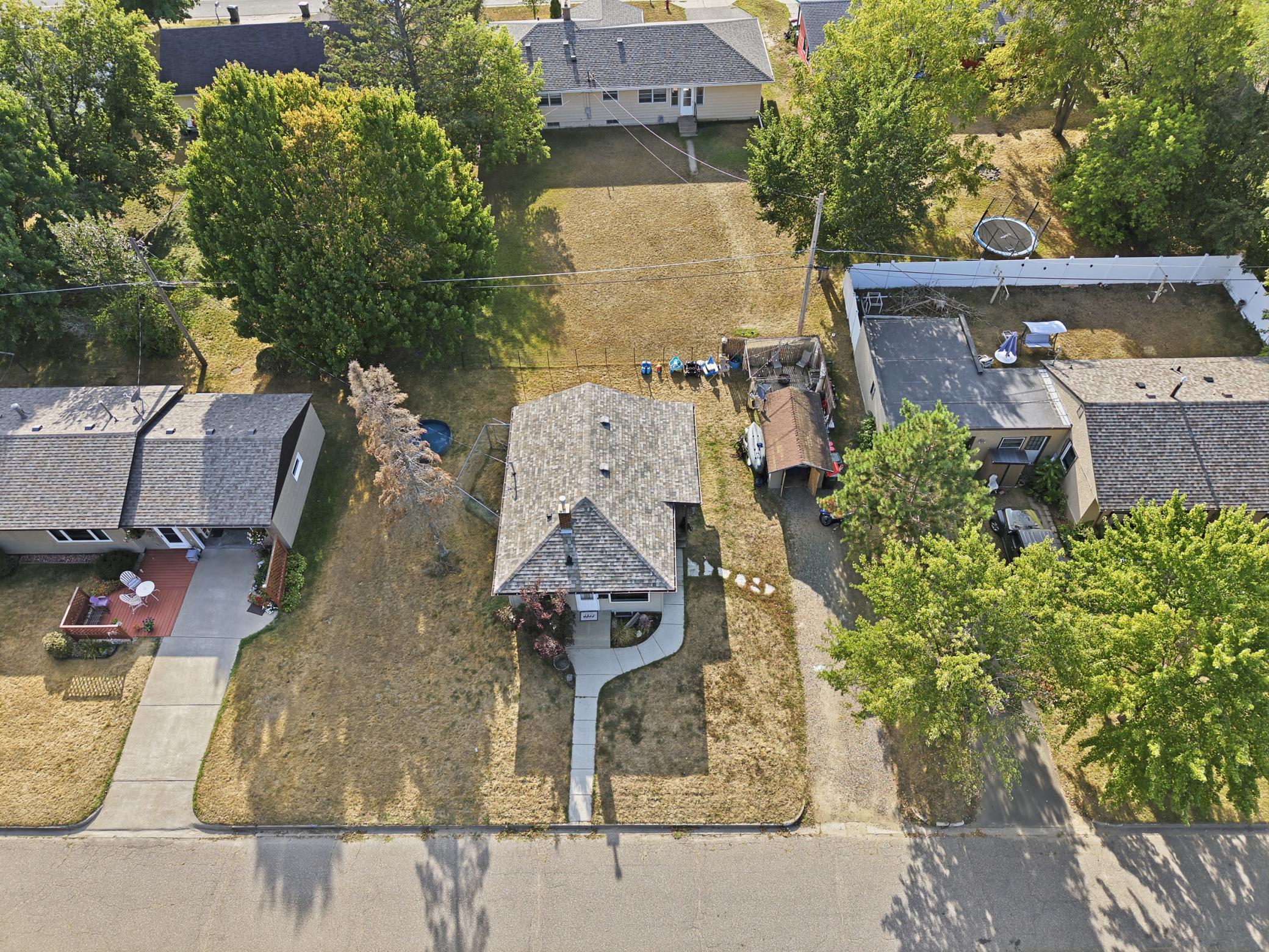 1946 single family home for sale at 1023 8th Avenue NE in Brainerd, MN — 2 bed, 1 bath (photo 2 of 34)