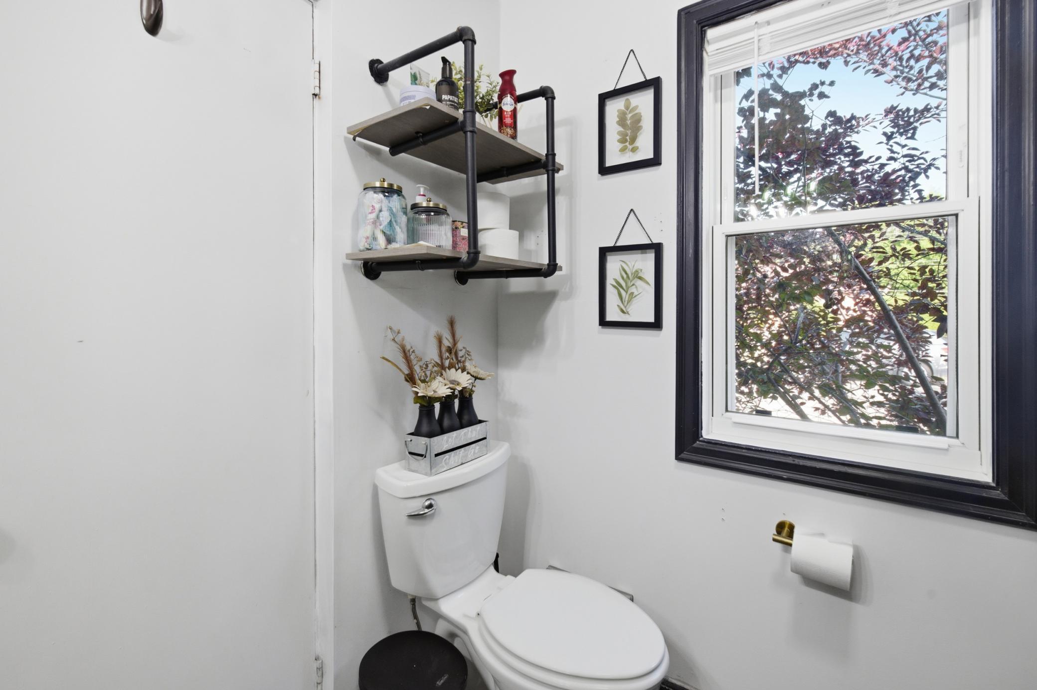 1946 single family home for sale at 1023 8th Avenue NE in Brainerd, MN — 2 bed, 1 bath (photo 11 of 34)