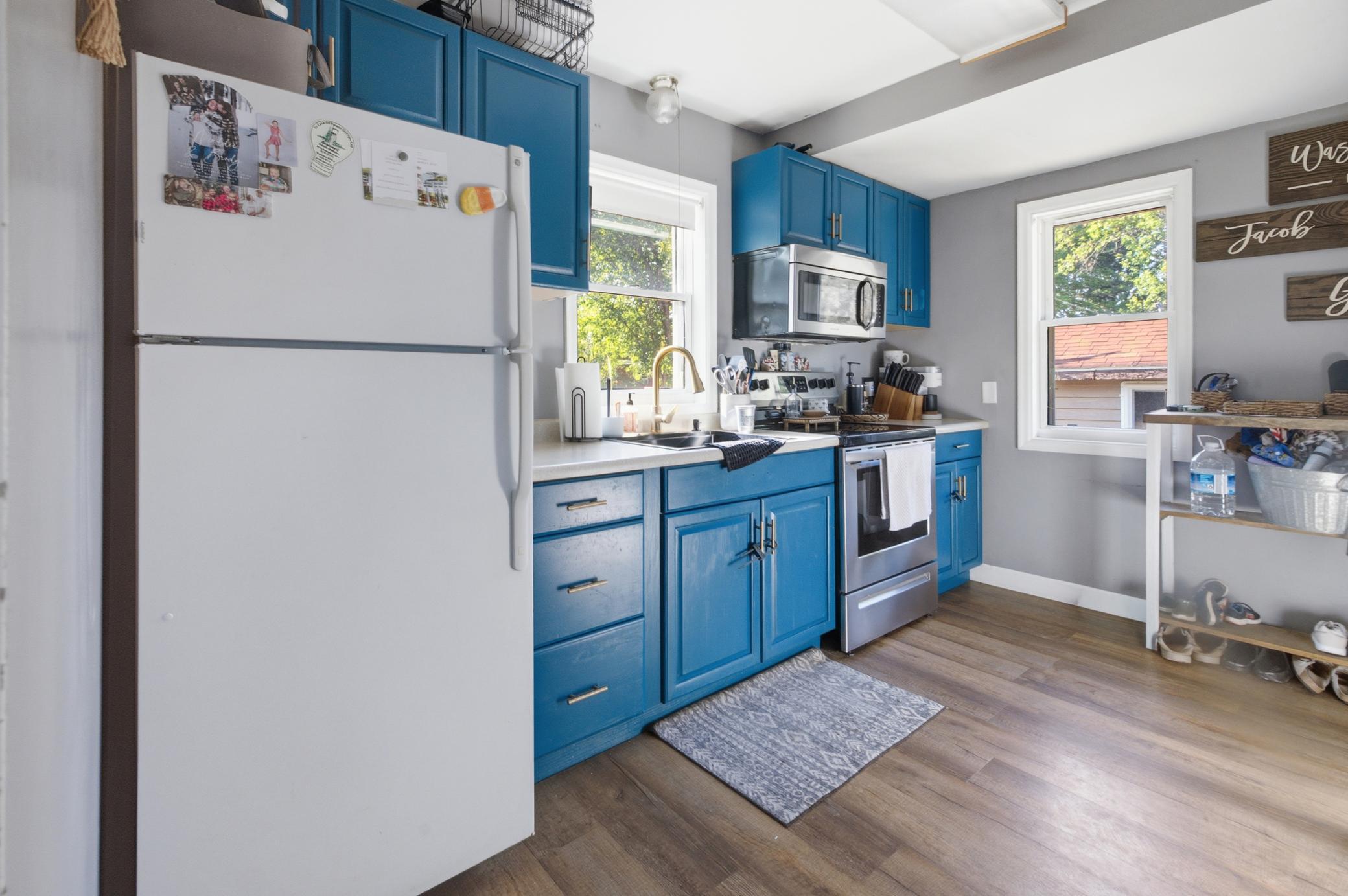 1946 single family home for sale at 1023 8th Avenue NE in Brainerd, MN — 2 bed, 1 bath (photo 3 of 34)