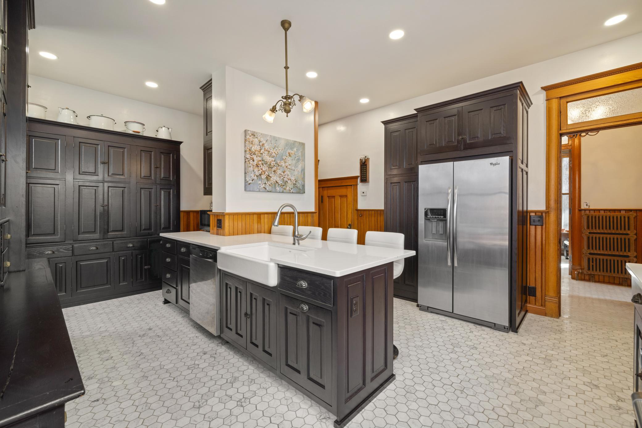 1899 single family home for sale at 1100 3rd Avenue S in Fargo, ND — 7 bed, 5 bath (photo 11 of 78)