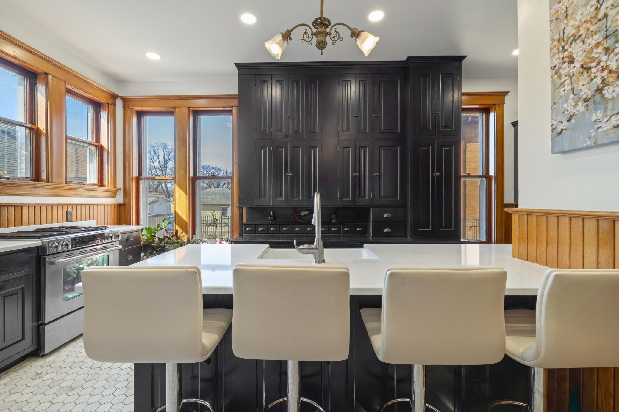 1899 single family home for sale at 1100 3rd Avenue S in Fargo, ND — 7 bed, 5 bath (photo 16 of 78)