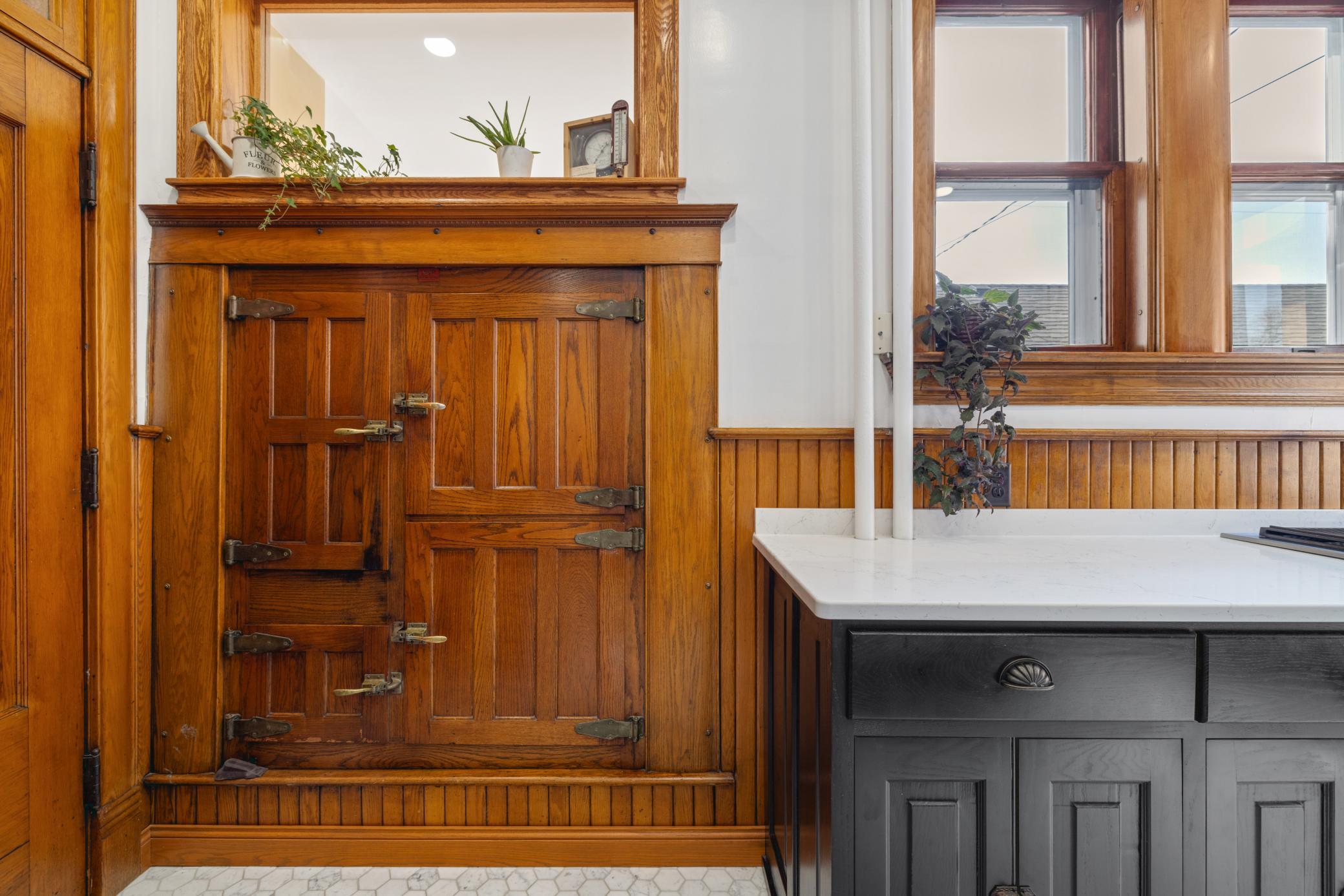 1899 single family home for sale at 1100 3rd Avenue S in Fargo, ND — 7 bed, 5 bath (photo 17 of 78)