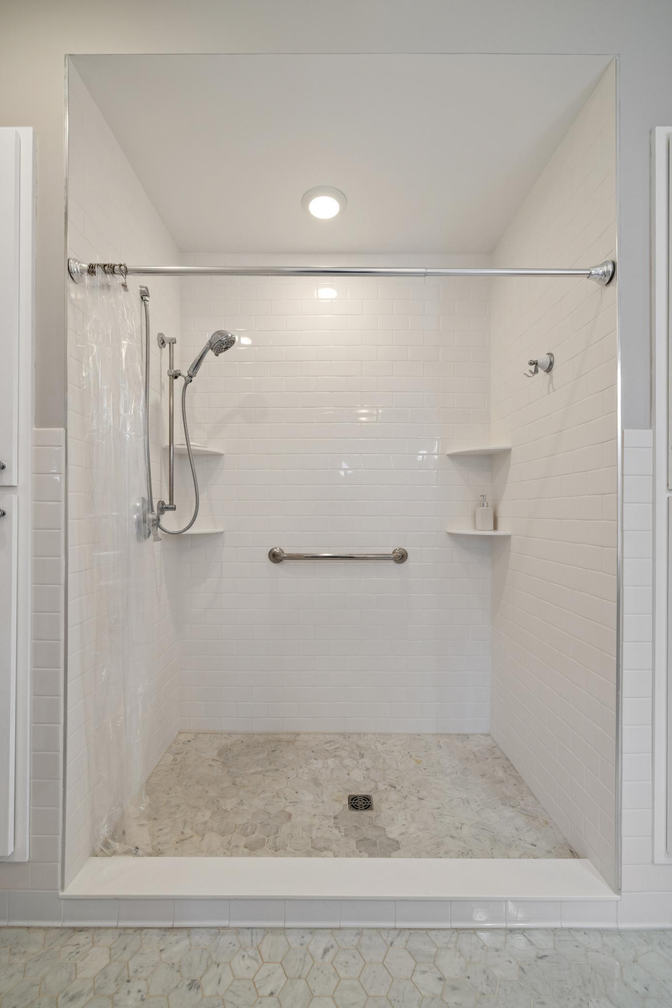 1899 single family home for sale at 1100 3rd Avenue S in Fargo, ND — 7 bed, 5 bath (photo 22 of 78)