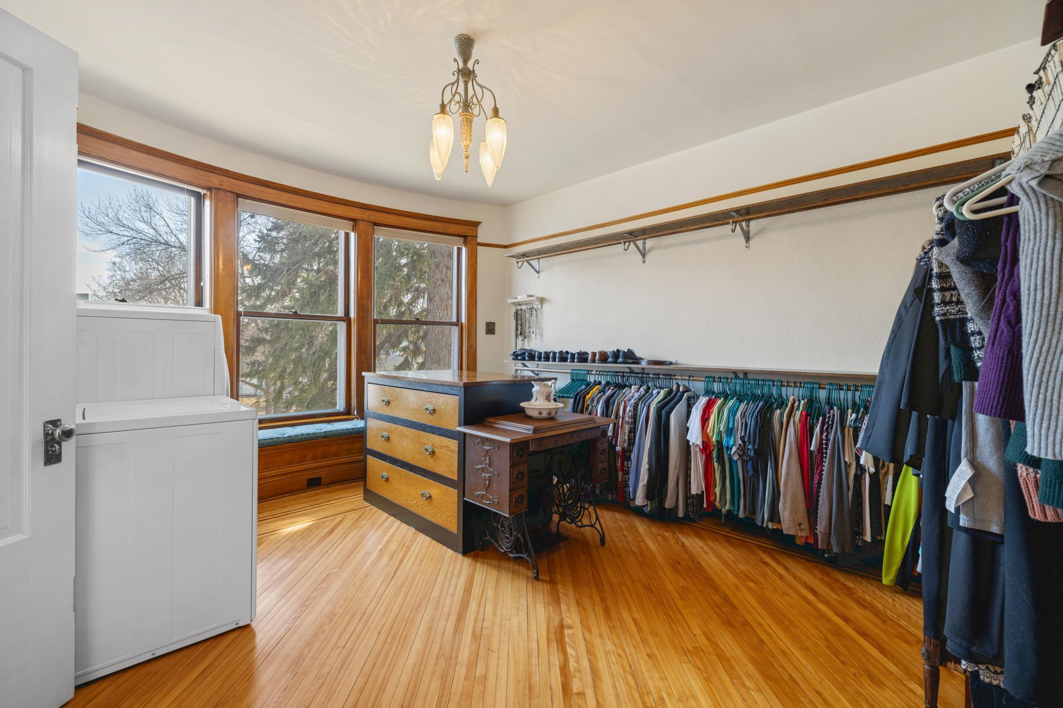 1899 single family home for sale at 1100 3rd Avenue S in Fargo, ND — 7 bed, 5 bath (photo 23 of 78)