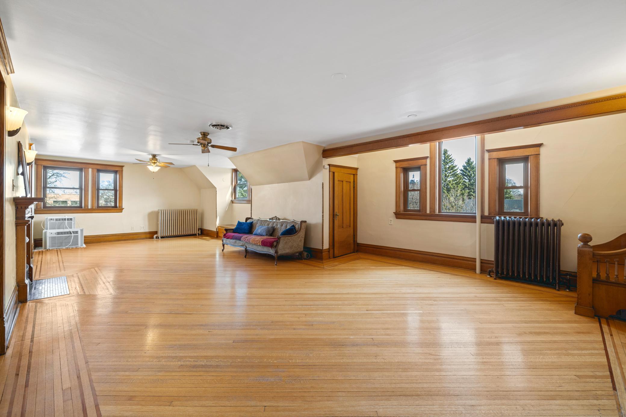 1899 single family home for sale at 1100 3rd Avenue S in Fargo, ND — 7 bed, 5 bath (photo 27 of 78)