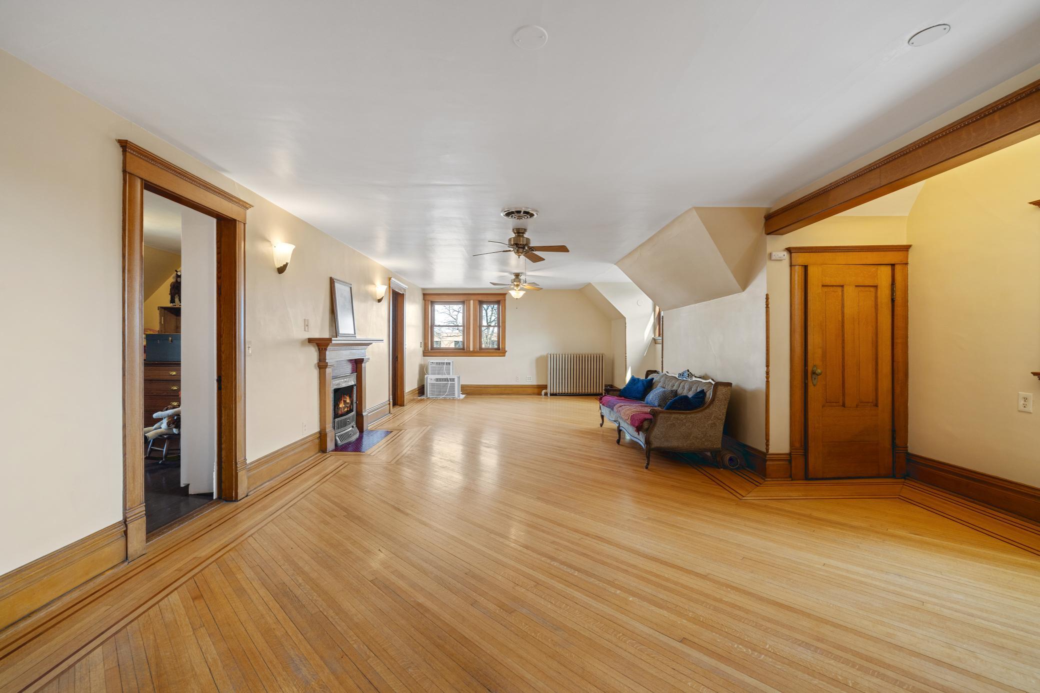 1899 single family home for sale at 1100 3rd Avenue S in Fargo, ND — 7 bed, 5 bath (photo 29 of 78)