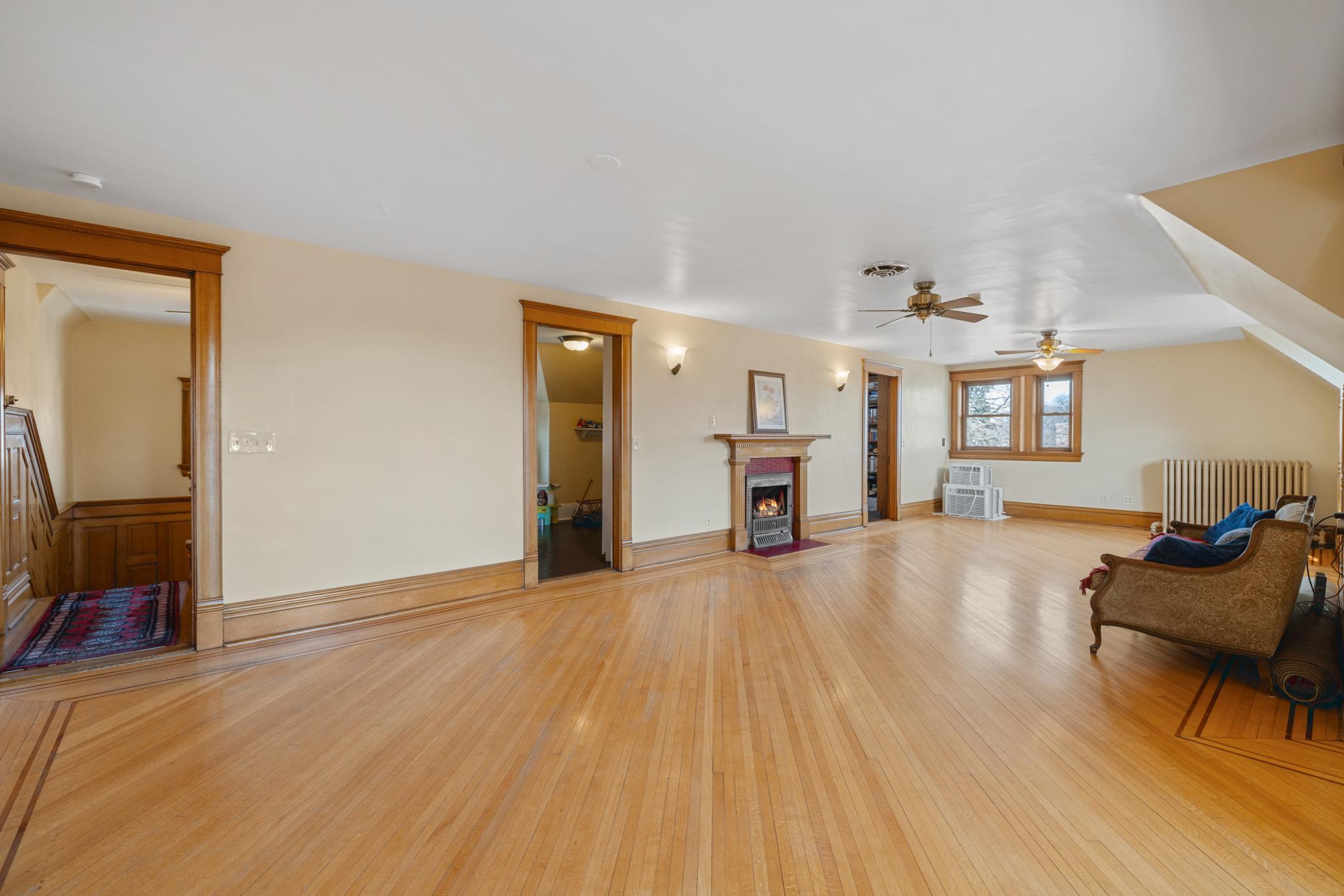 1899 single family home for sale at 1100 3rd Avenue S in Fargo, ND — 7 bed, 5 bath (photo 31 of 78)