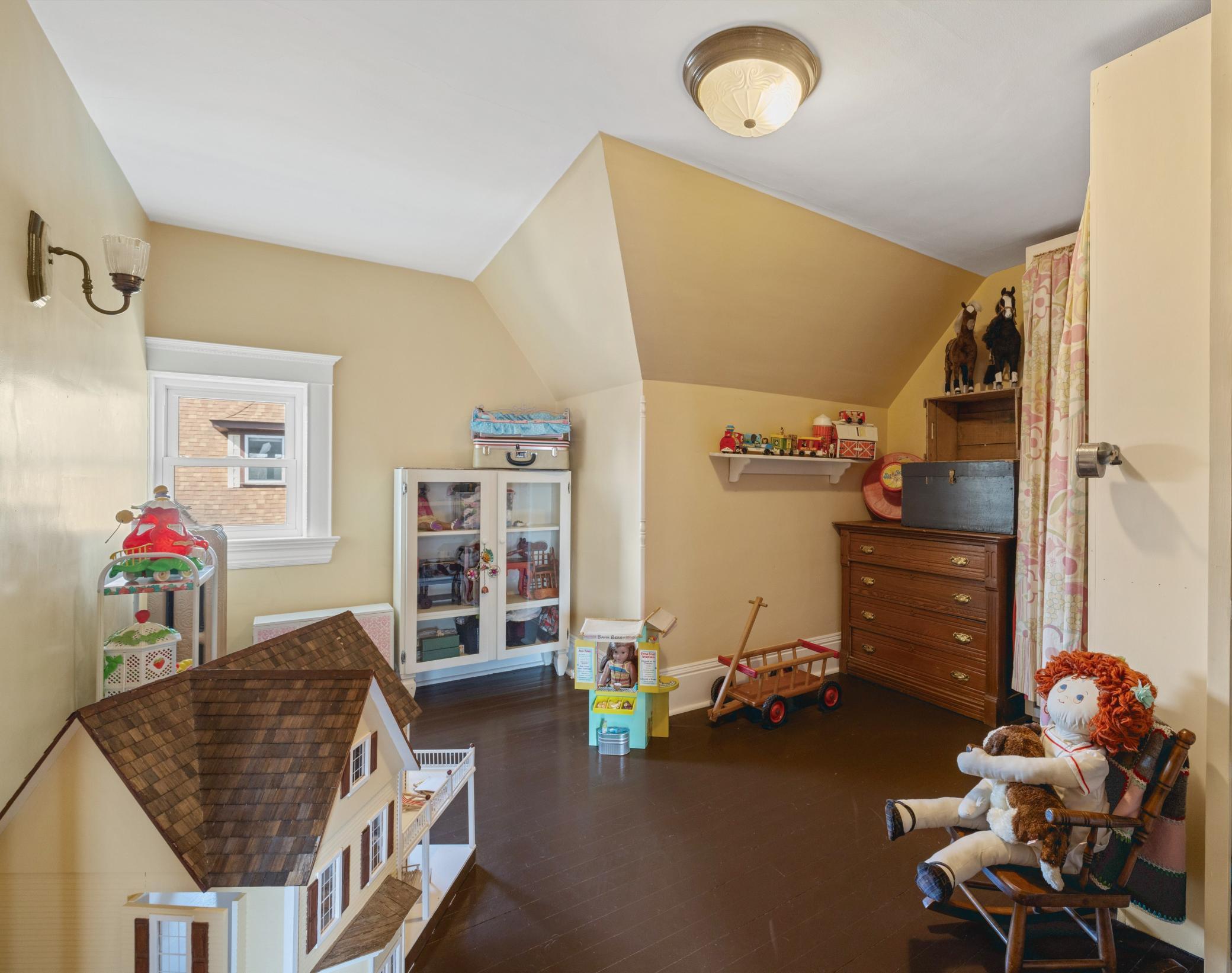 1899 single family home for sale at 1100 3rd Avenue S in Fargo, ND — 7 bed, 5 bath (photo 35 of 78)