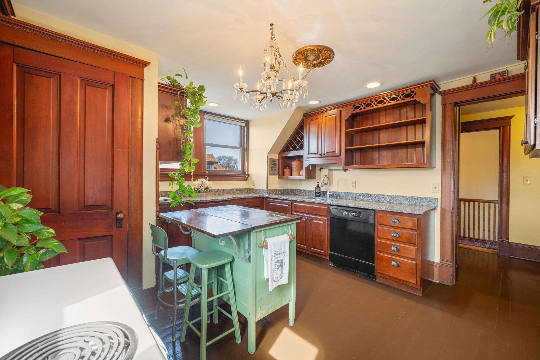 1899 single family home for sale at 1100 3rd Avenue S in Fargo, ND — 7 bed, 5 bath (photo 37 of 78)