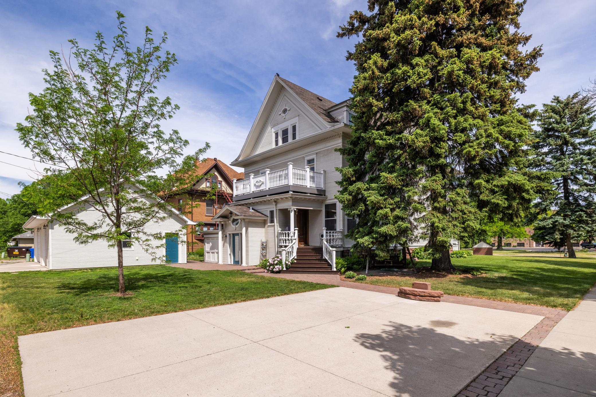 1899 single family home for sale at 1100 3rd Avenue S in Fargo, ND — 7 bed, 5 bath (photo 59 of 78)