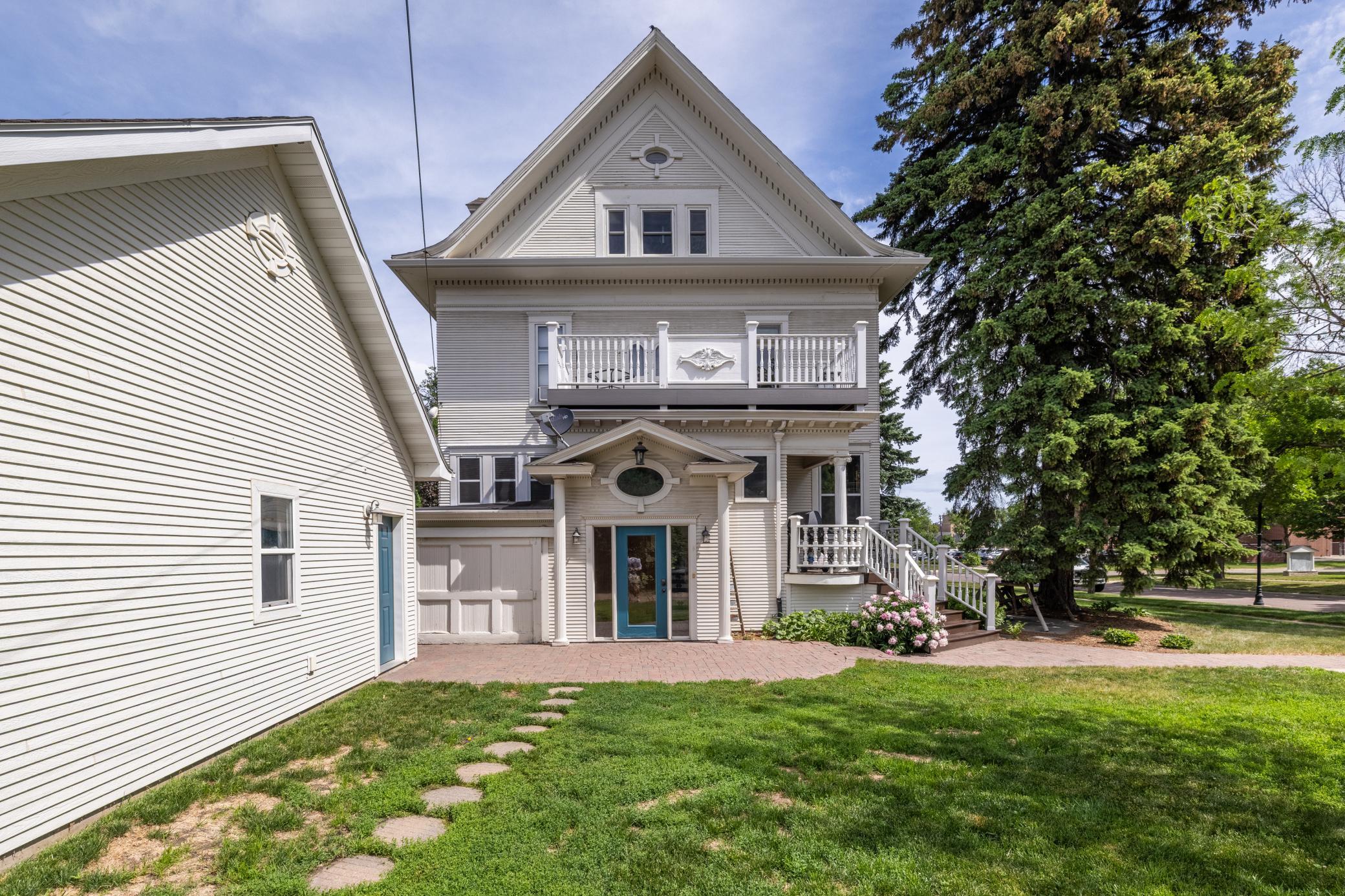 1899 single family home for sale at 1100 3rd Avenue S in Fargo, ND — 7 bed, 5 bath (photo 61 of 78)