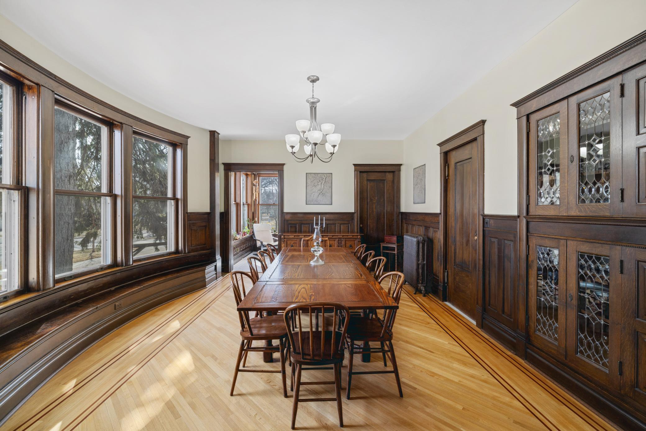 1899 single family home for sale at 1100 3rd Avenue S in Fargo, ND — 7 bed, 5 bath (photo 8 of 78)