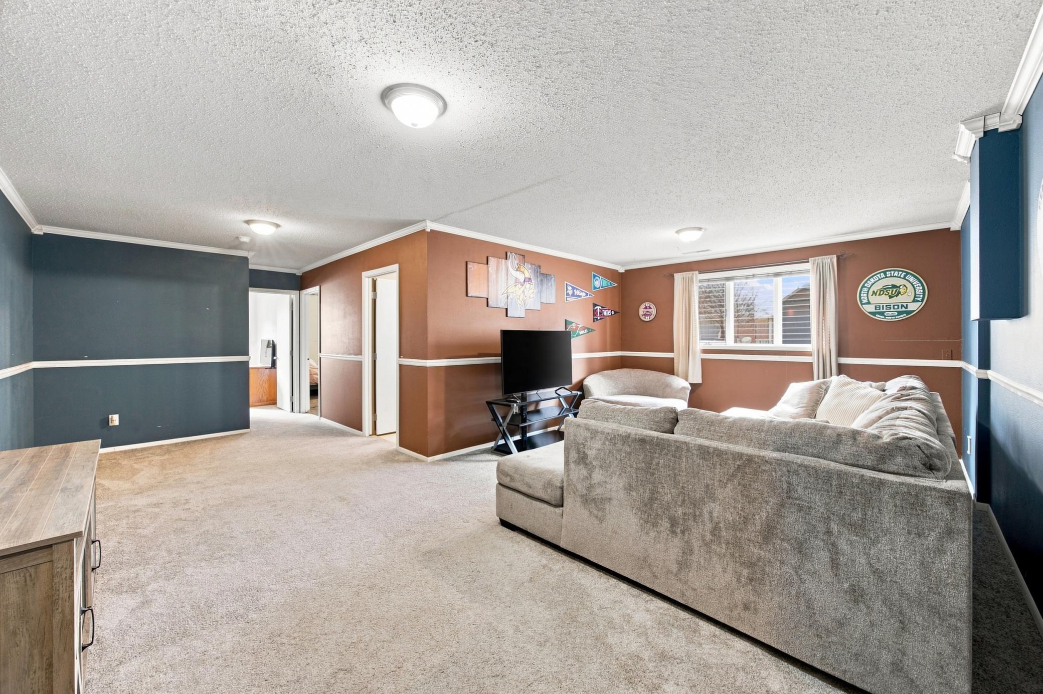 1985 single family home for sale at 1513 28th Avenue S in Fargo, ND — 4 bed, 2 bath (photo 20 of 29)
