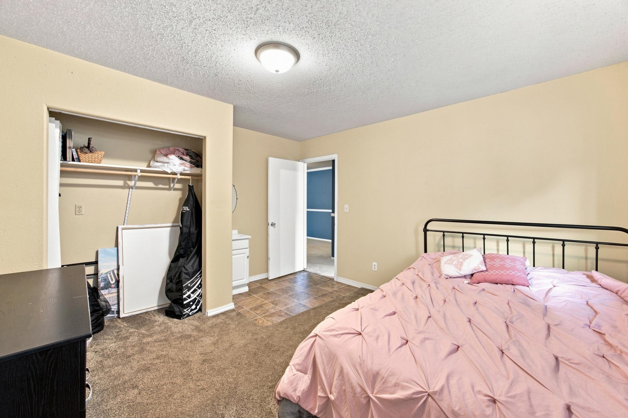 1985 single family home for sale at 1513 28th Avenue S in Fargo, ND — 4 bed, 2 bath (photo 22 of 29)