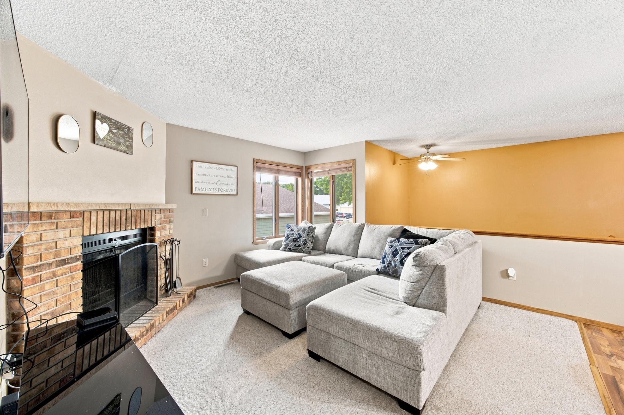 1985 single family home for sale at 1513 28th Avenue S in Fargo, ND — 4 bed, 2 bath (photo 5 of 29)
