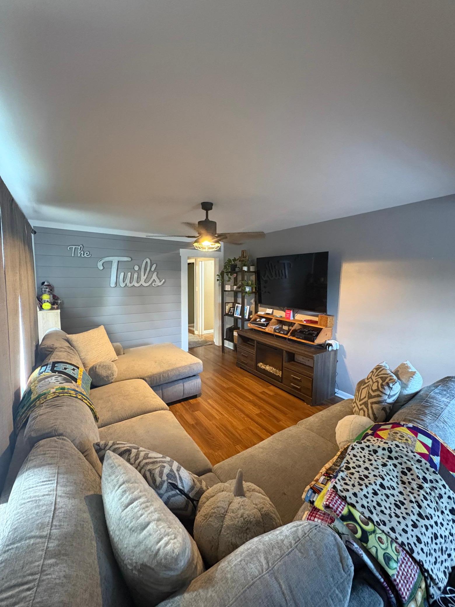 1980 single family home for sale at 1118 Broadway Street in Brainerd, MN — 3 bed, 1 bath (photo 2 of 14)