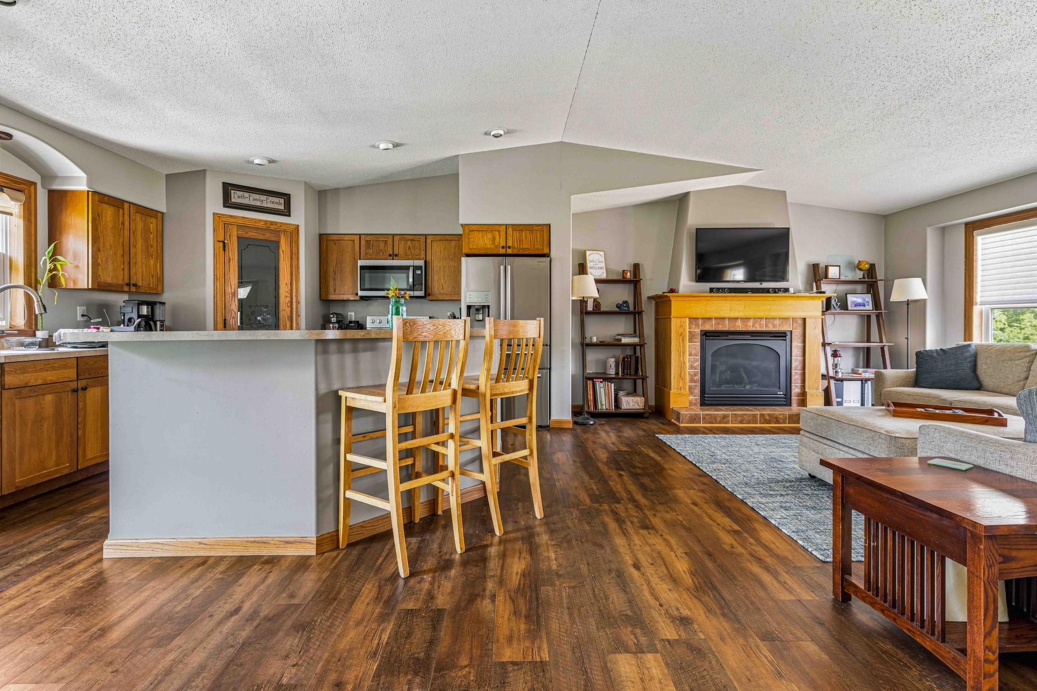 2005 single family home for sale at 1622 3rd Street W in West Fargo, ND — 4 bed, 3 bath (photo 19 of 46)