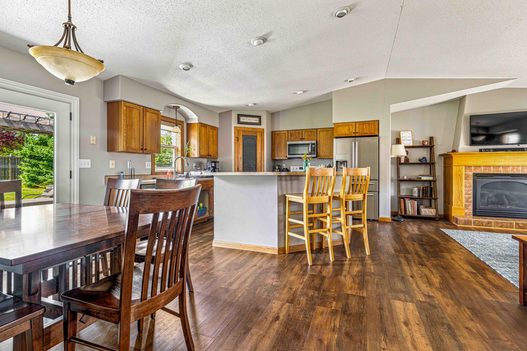 2005 single family home for sale at 1622 3rd Street W in West Fargo, ND — 4 bed, 3 bath (photo 20 of 46)