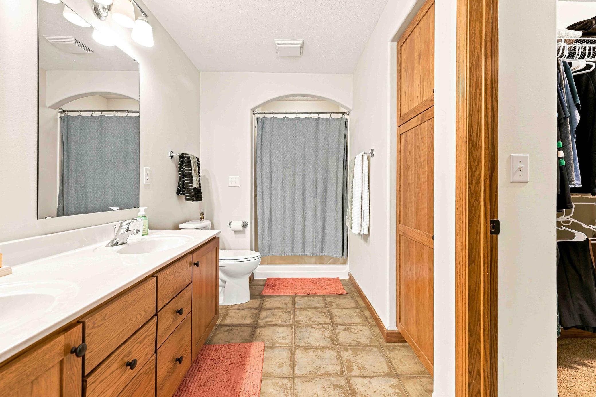 2005 single family home for sale at 1622 3rd Street W in West Fargo, ND — 4 bed, 3 bath (photo 30 of 46)