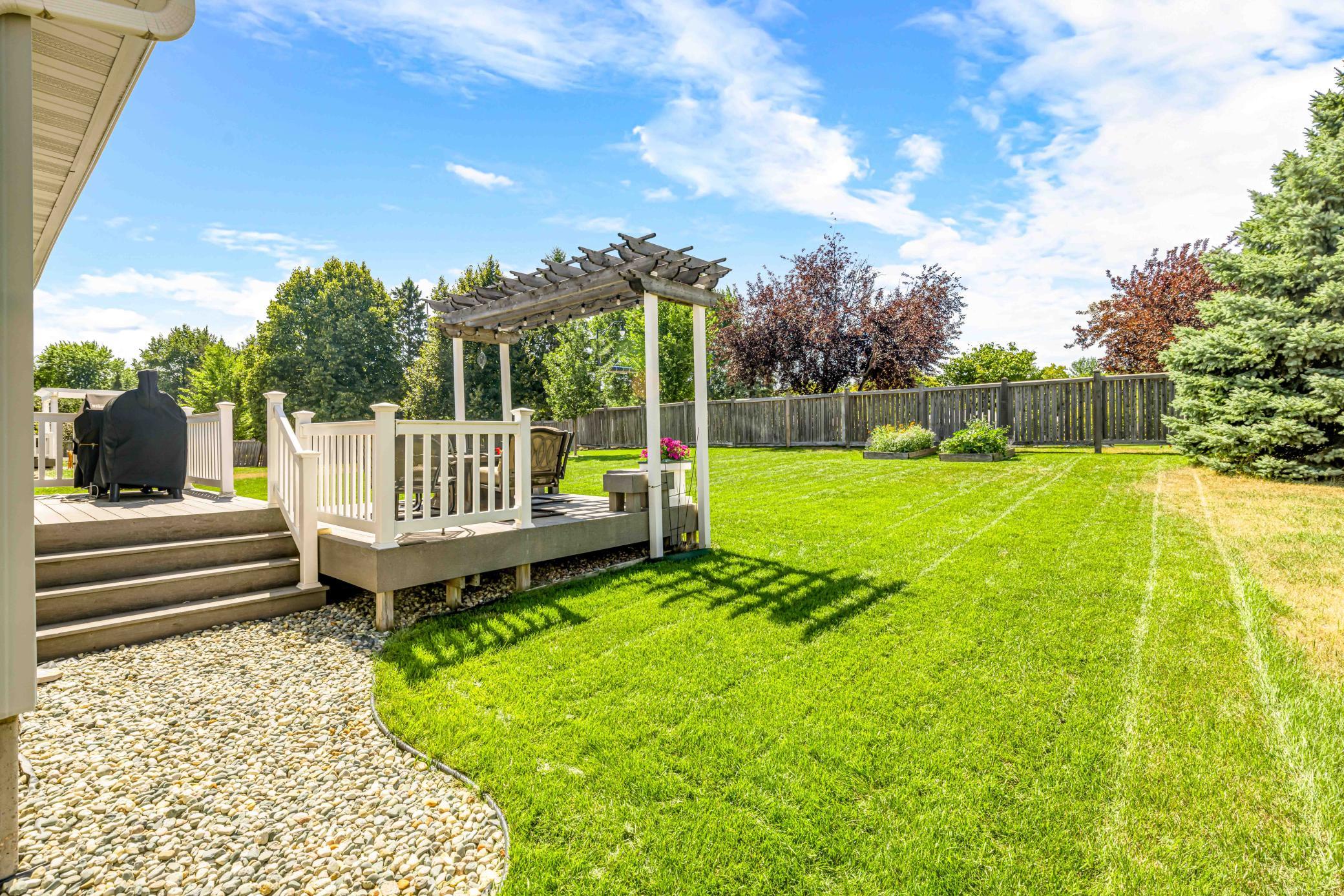2005 single family home for sale at 1622 3rd Street W in West Fargo, ND — 4 bed, 3 bath (photo 4 of 46)