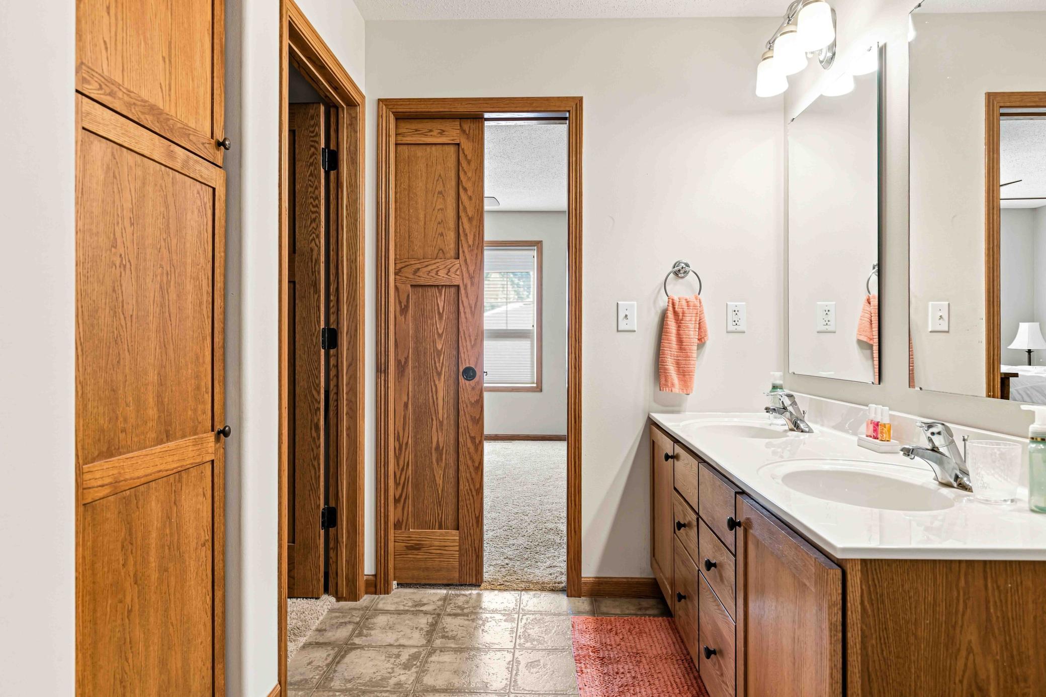 2005 single family home for sale at 1622 3rd Street W in West Fargo, ND — 4 bed, 3 bath (photo 31 of 46)