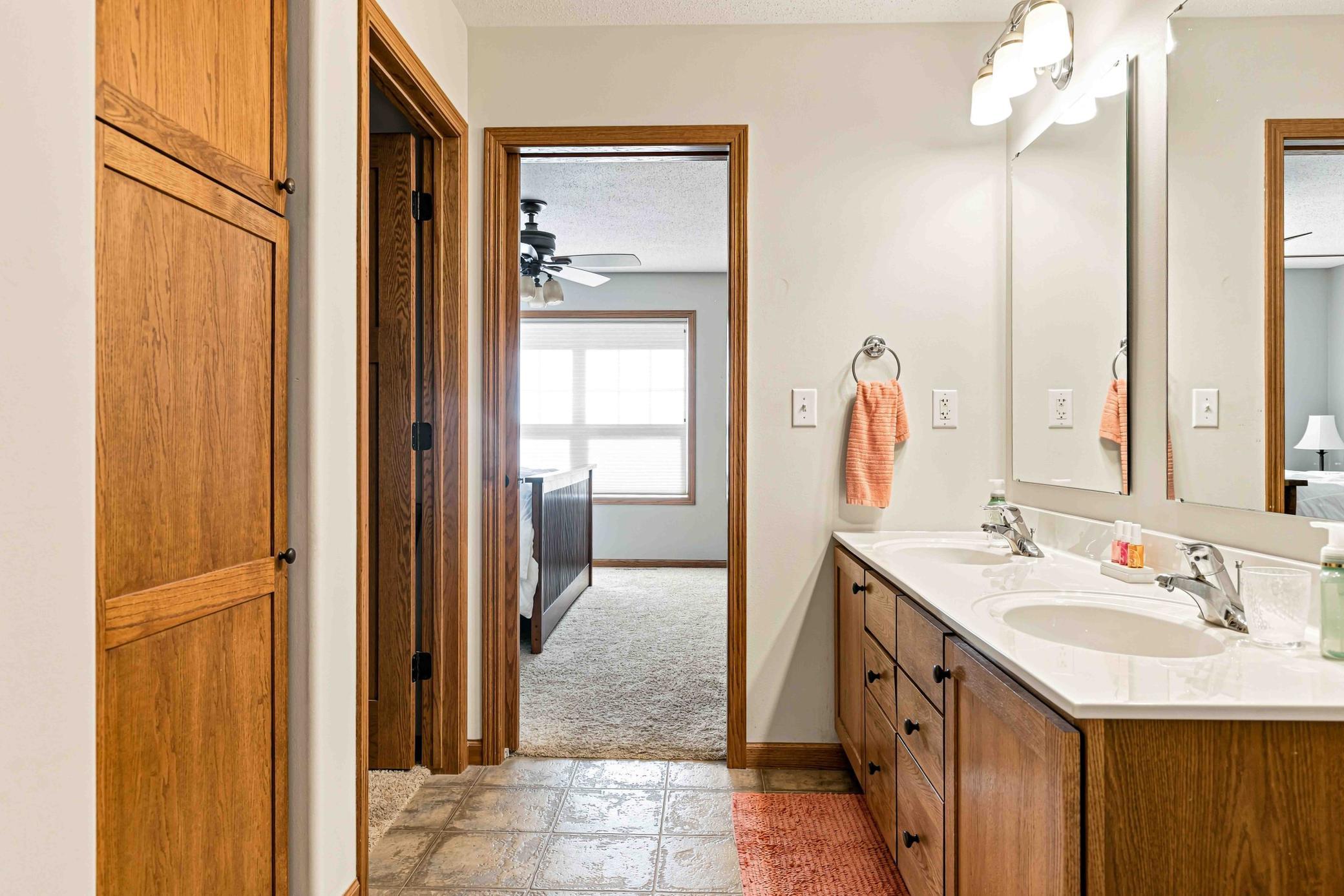 2005 single family home for sale at 1622 3rd Street W in West Fargo, ND — 4 bed, 3 bath (photo 32 of 46)