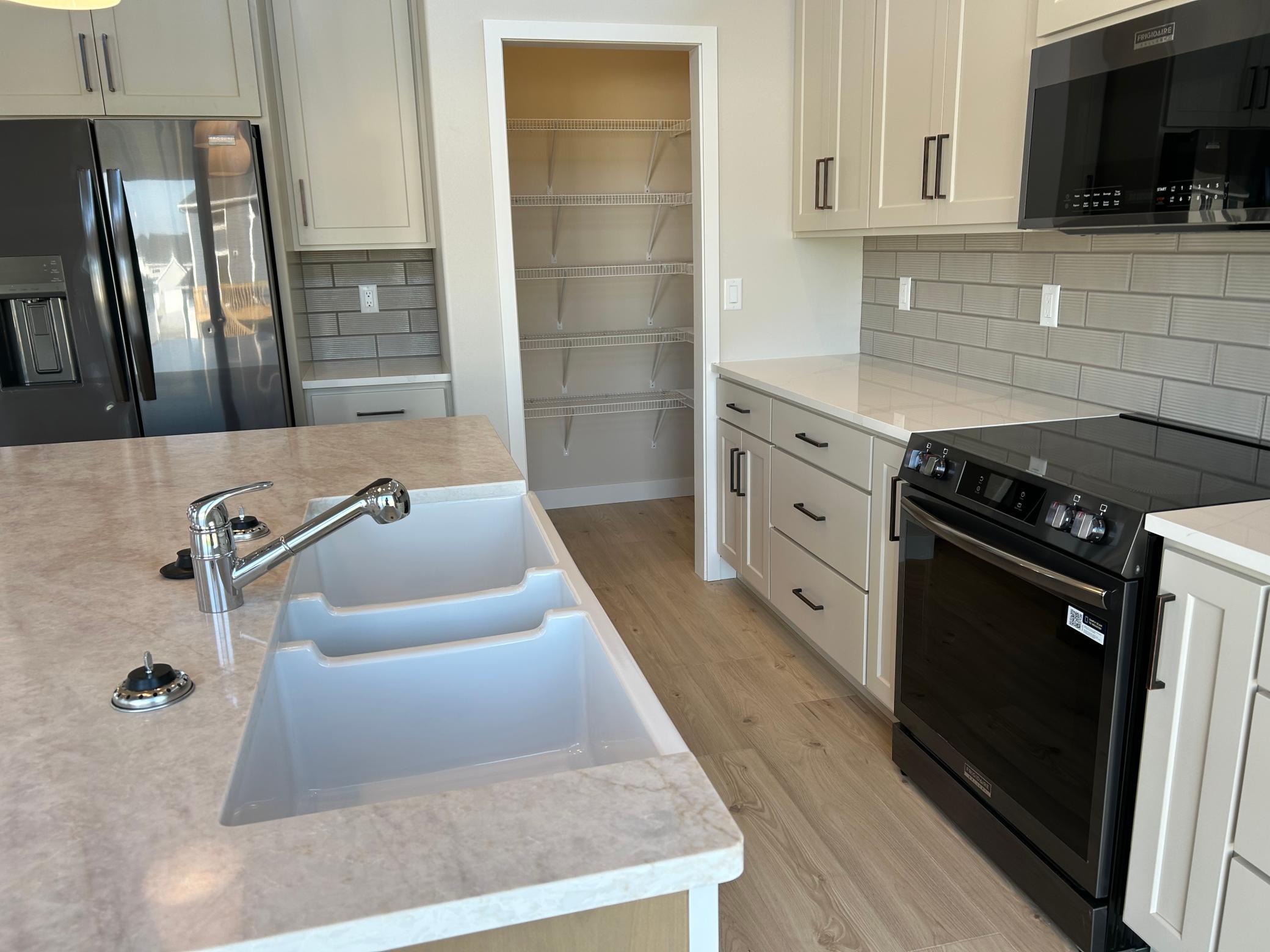 2026 single family home for sale at 6749 30th Street S in Fargo, ND — 3 bed, 3 bath (photo 6 of 11)