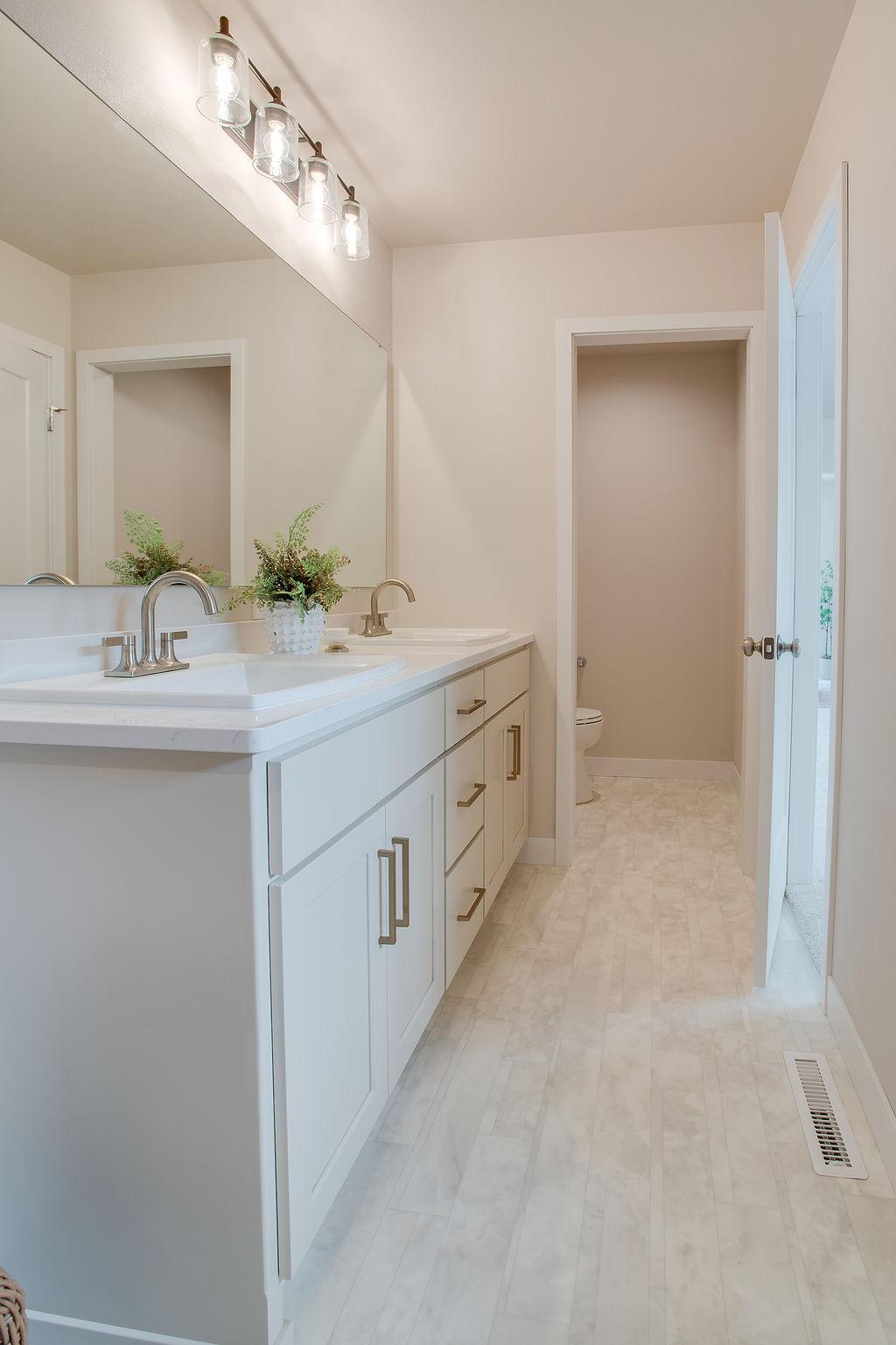 2026 single family home for sale at 6749 30th Street S in Fargo, ND — 3 bed, 3 bath (photo 23 of 34)
