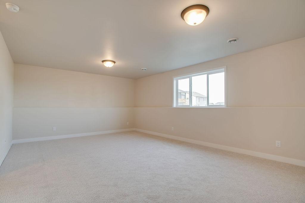 2026 single family home for sale at 6749 30th Street S in Fargo, ND — 3 bed, 3 bath (photo 28 of 34)