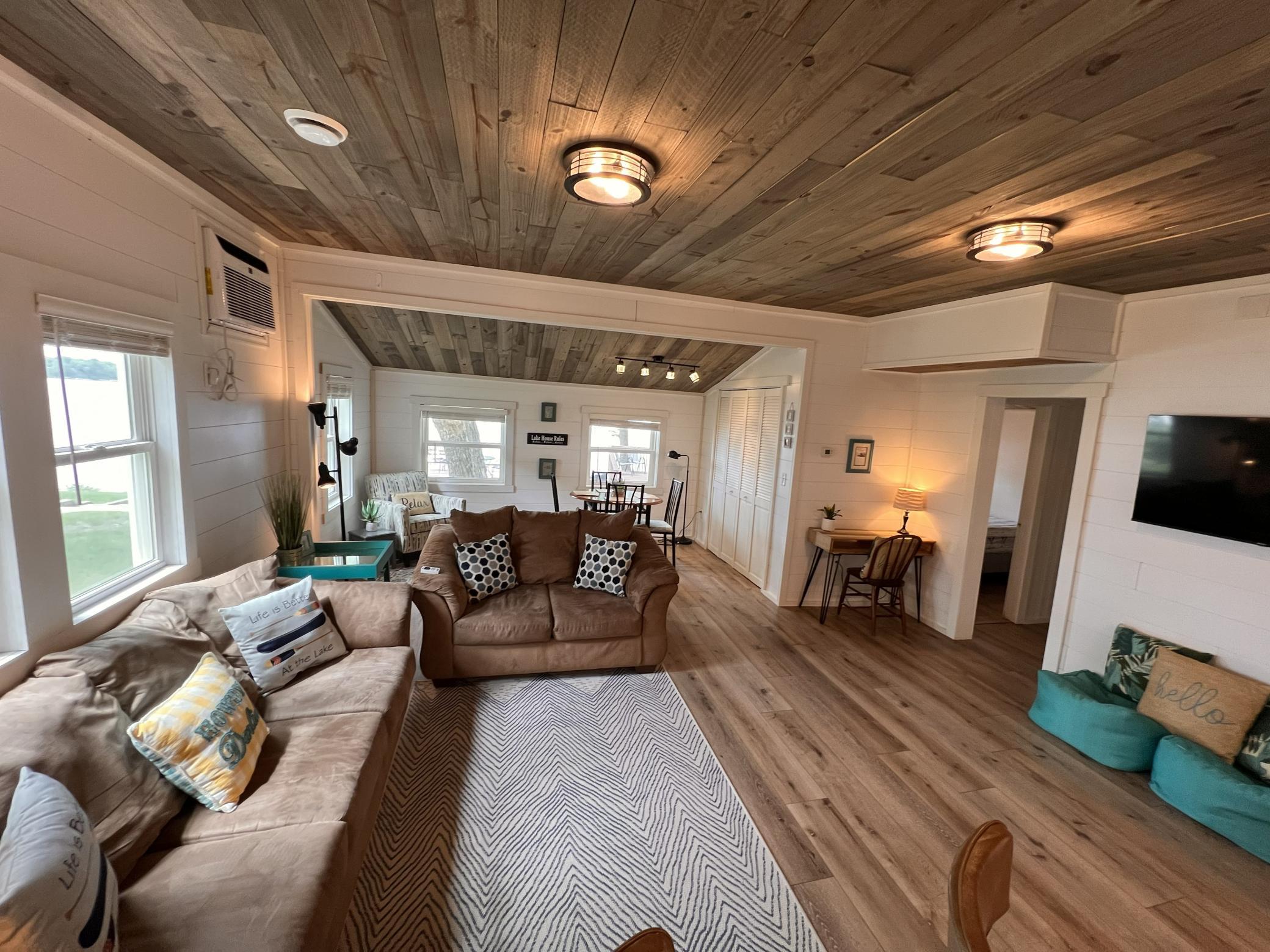 1949 single family home for sale at 1321 S Darling Drive NW in Alexandria, MN — 2 bed, 1 bath (photo 2 of 16)