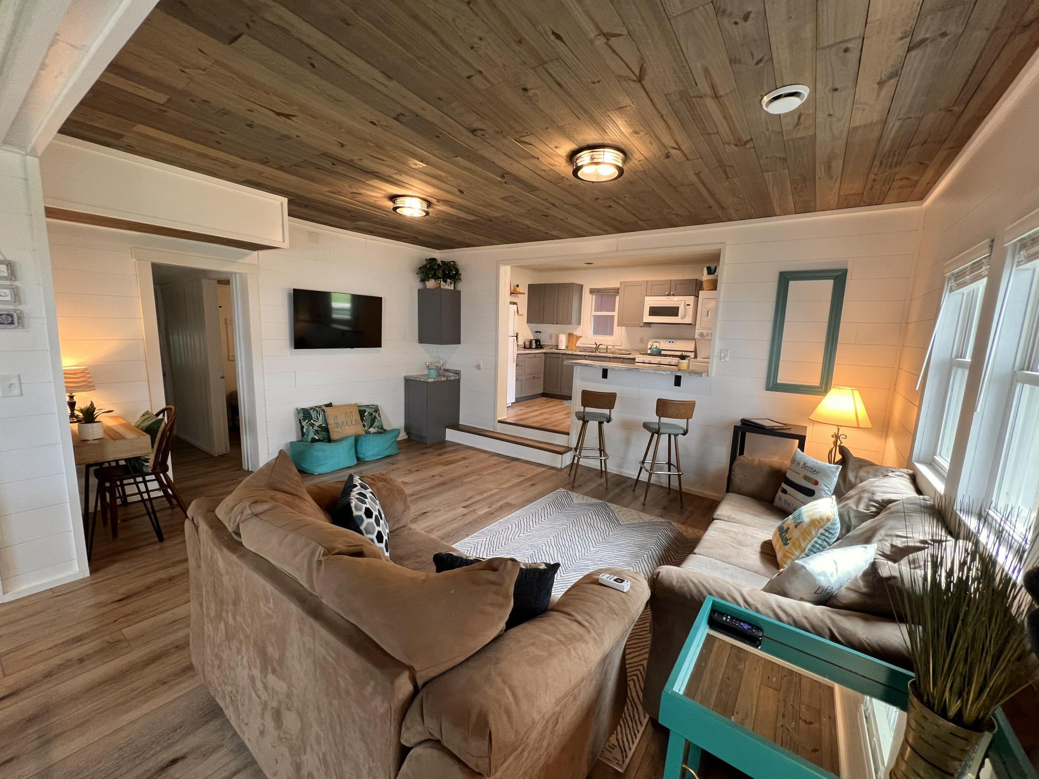 1949 single family home for sale at 1321 S Darling Drive NW in Alexandria, MN — 2 bed, 1 bath (photo 3 of 16)