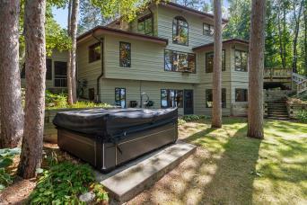 1992 single family home for sale at 11077 Leisure Lane in Brainerd, MN — 3 bed, 3 bath (photo 3 of 64)