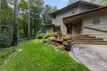 1992 single family home for sale at 11077 Leisure Lane in Brainerd, MN — 3 bed, 3 bath (photo 4 of 64)