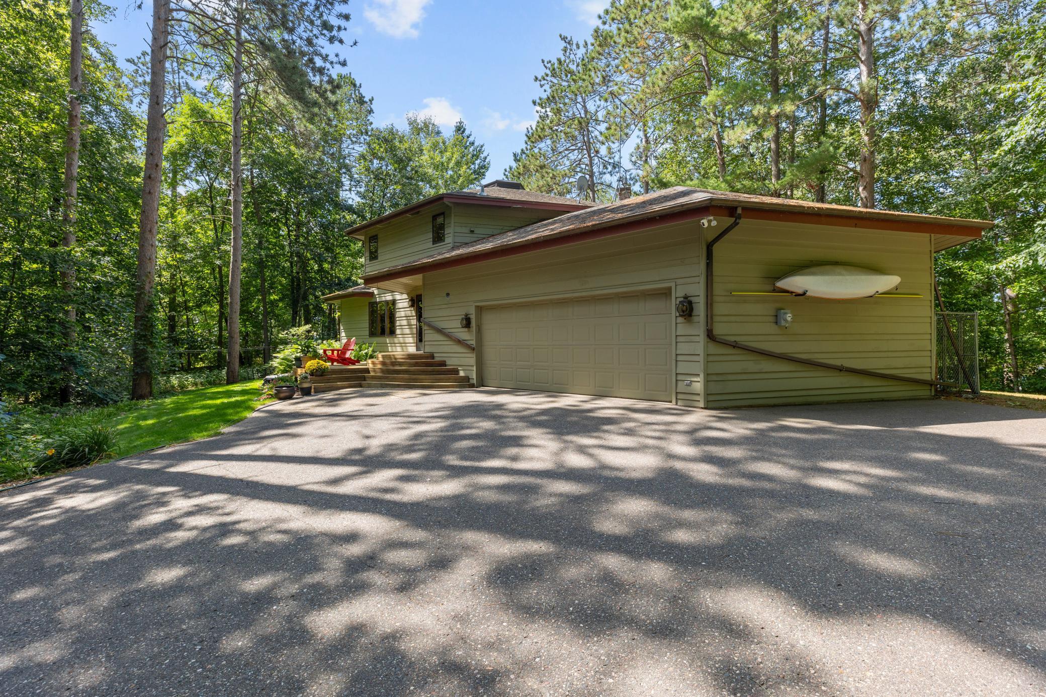 1992 single family home for sale at 11077 Leisure Lane in Brainerd, MN — 3 bed, 3 bath (photo 7 of 103)