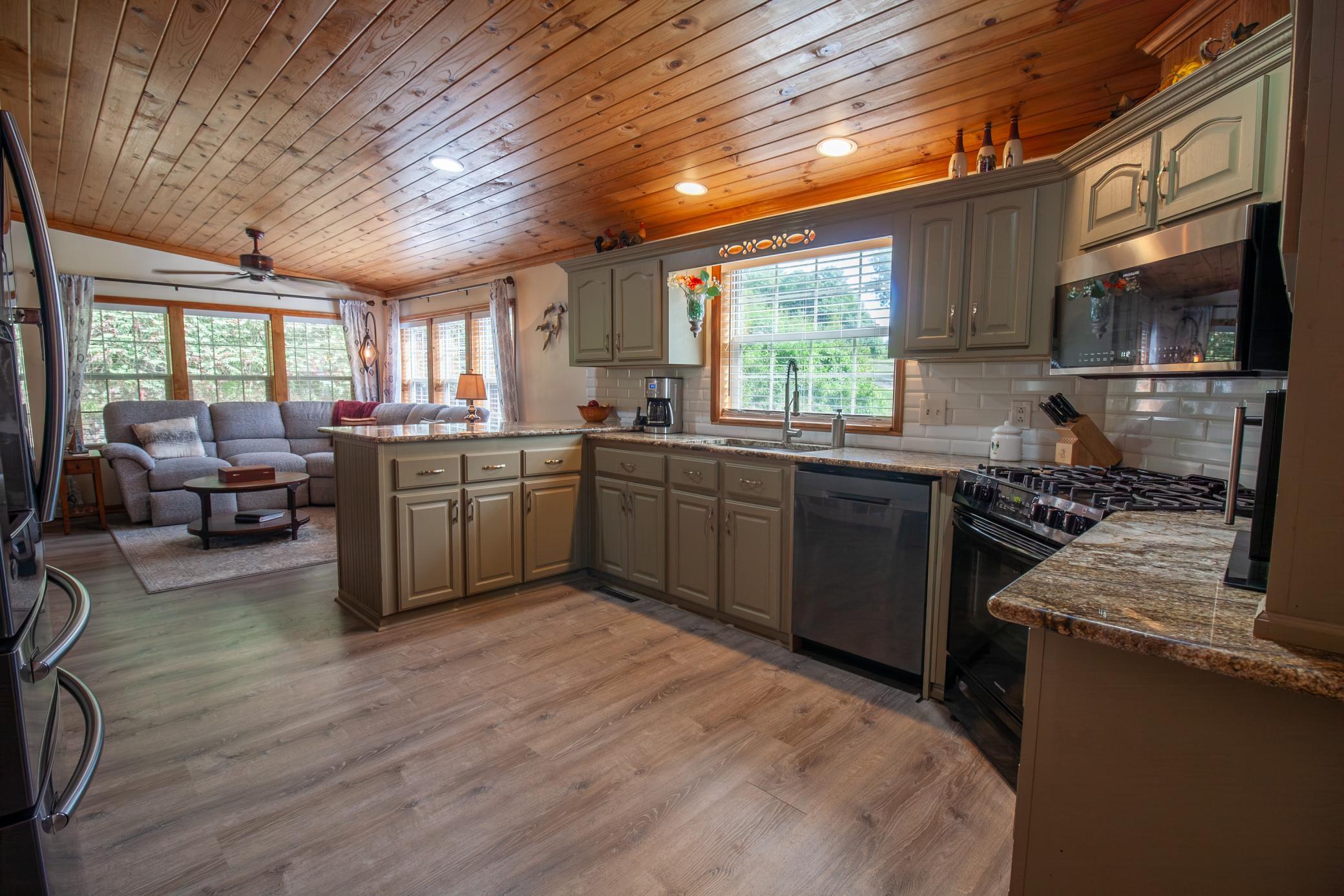 2005 single family home for sale at 34295 County Highway 3 in Erhard, MN — 3 bed, 2 bath (photo 7 of 37)