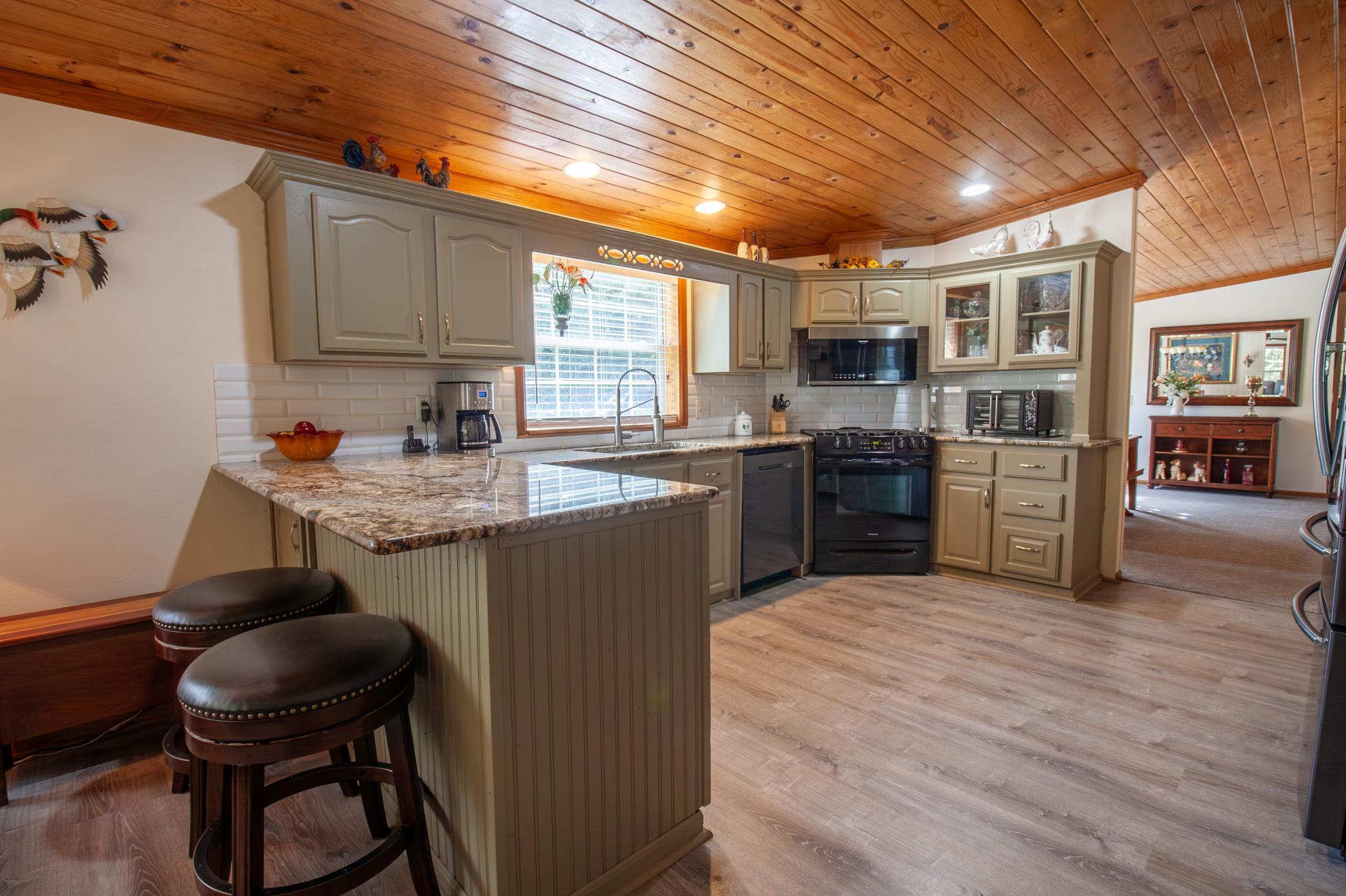 2005 single family home for sale at 34295 County Highway 3 in Erhard, MN — 3 bed, 2 bath (photo 9 of 37)