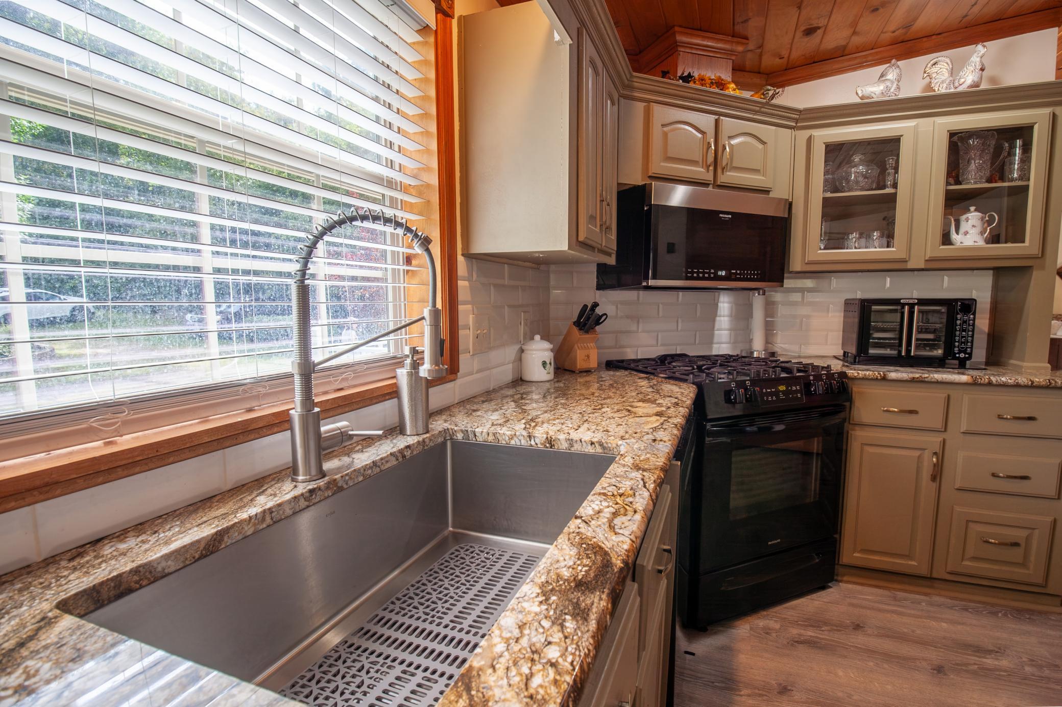 2005 single family home for sale at 34295 County Highway 3 in Erhard, MN — 3 bed, 2 bath (photo 10 of 37)