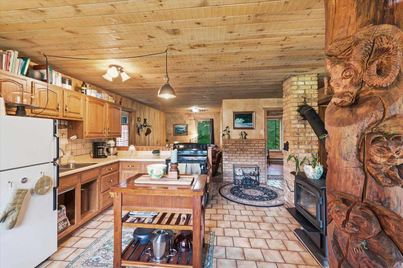 1984 single family home for sale at 20356 N Hummingbird Drive in Grand Rapids, MN — 2 bed, 1 bath (photo 6 of 32)