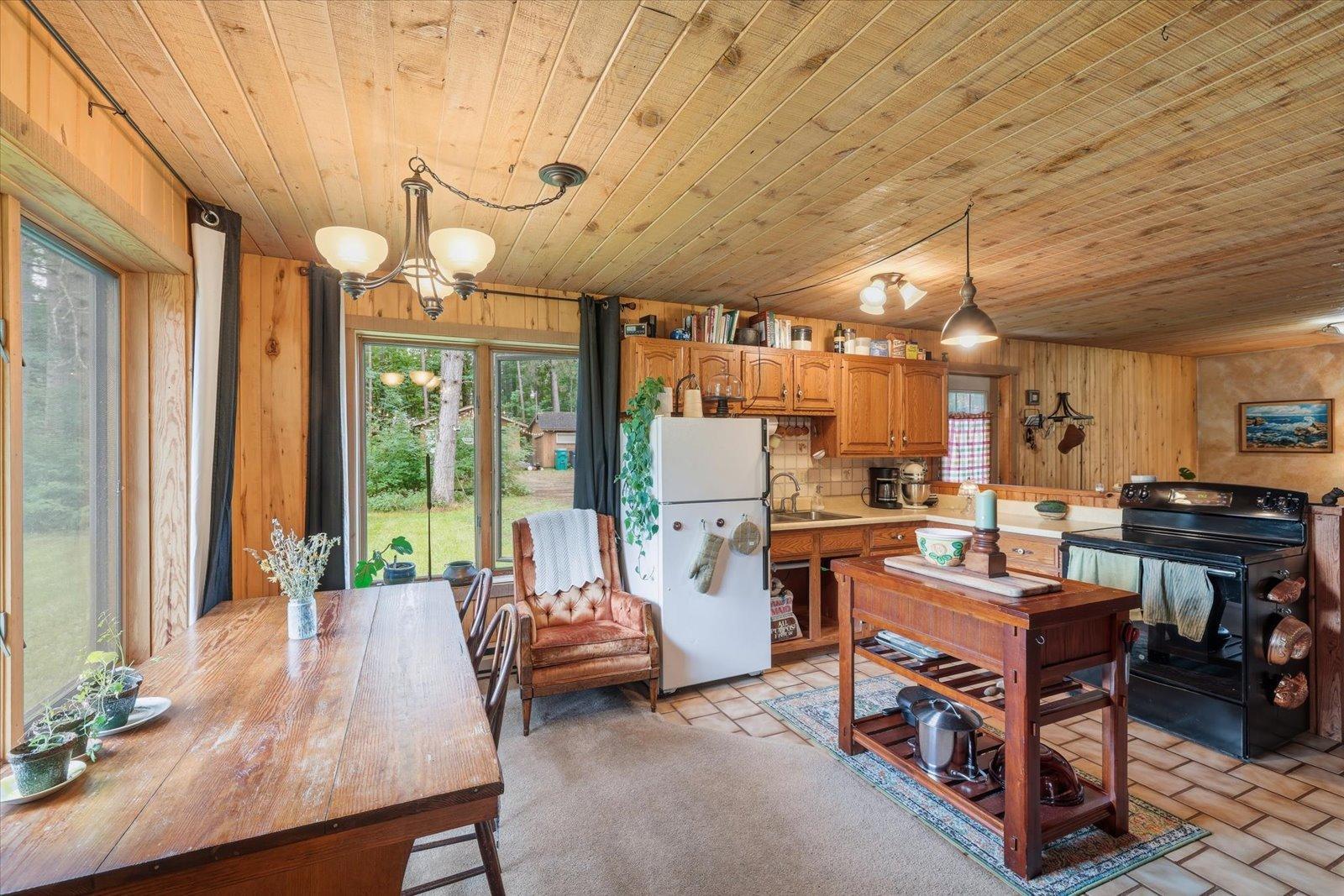 1984 single family home for sale at 20356 N Hummingbird Drive in Grand Rapids, MN — 2 bed, 1 bath (photo 7 of 32)