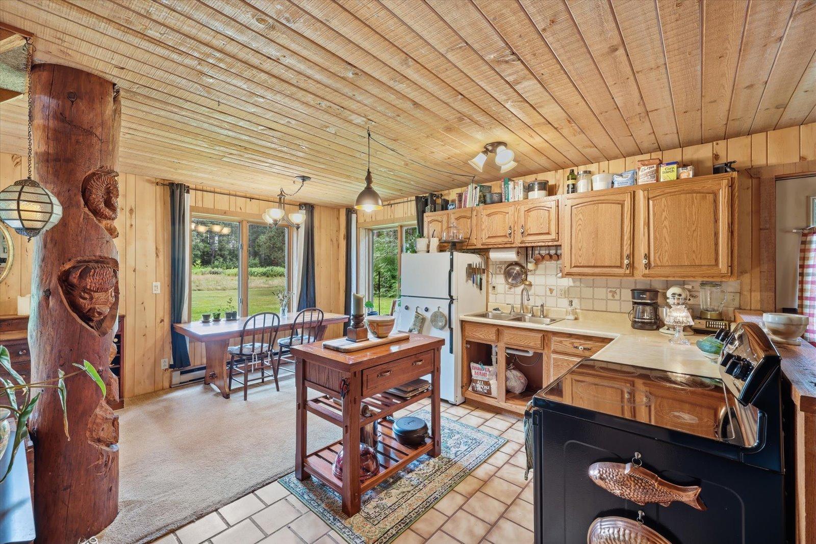 1984 single family home for sale at 20356 N Hummingbird Drive in Grand Rapids, MN — 2 bed, 1 bath (photo 8 of 32)