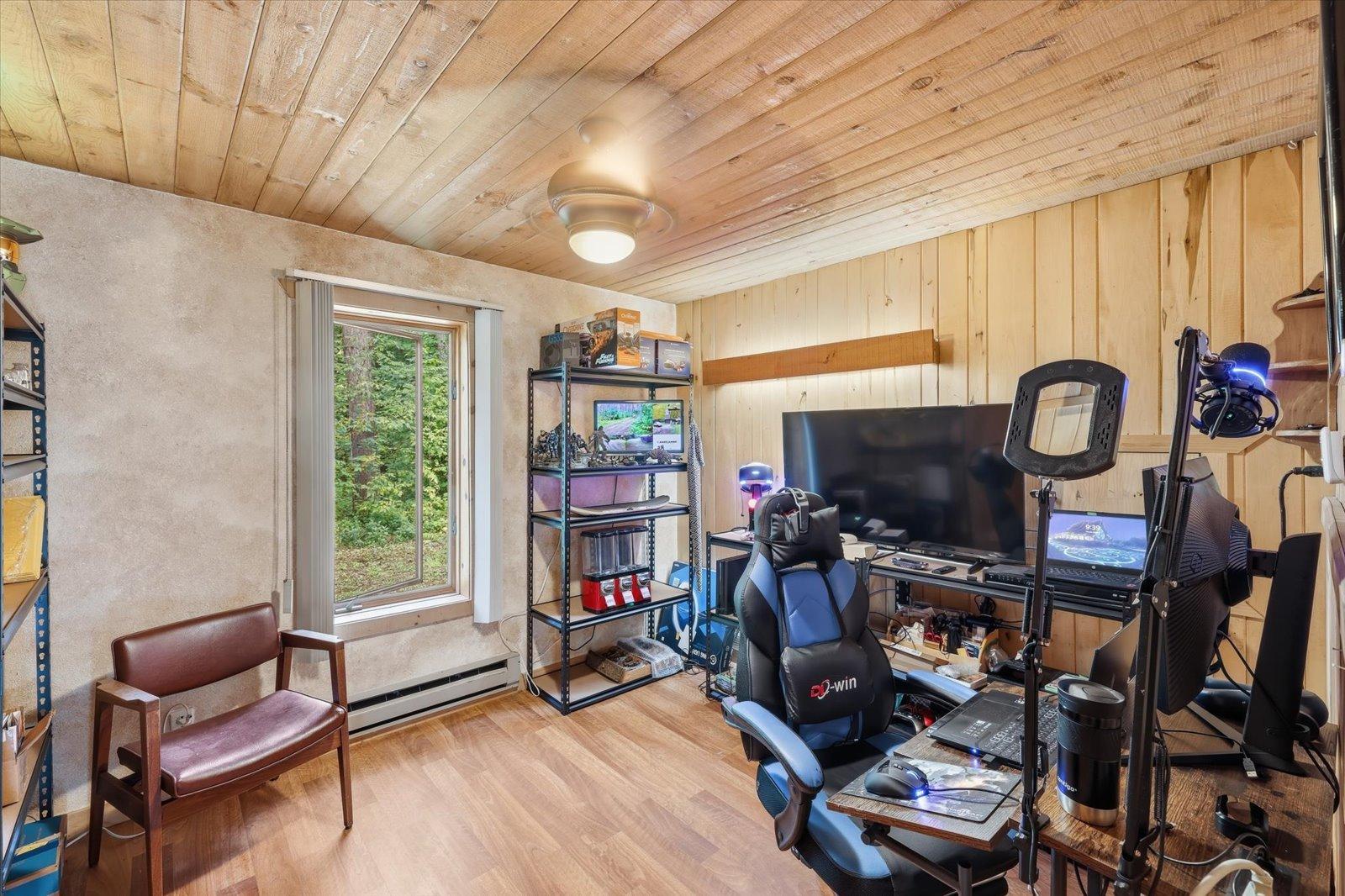 1984 single family home for sale at 20356 N Hummingbird Drive in Grand Rapids, MN — 2 bed, 1 bath (photo 9 of 32)