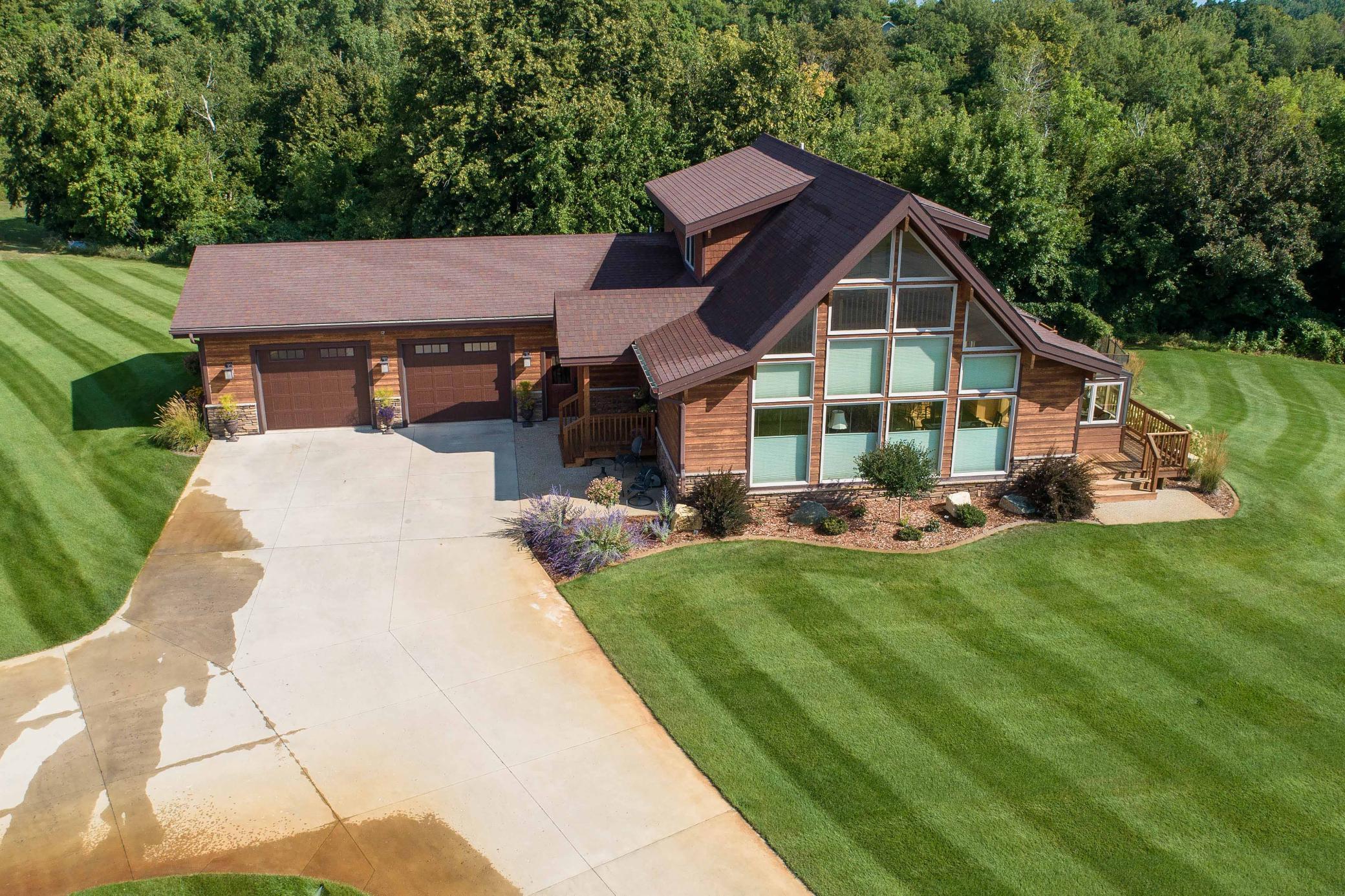 2016 single family home for sale at 2701 Pristine Bay Court NW in Alexandria, MN — 4 bed, 4 bath (photo 2 of 89)
