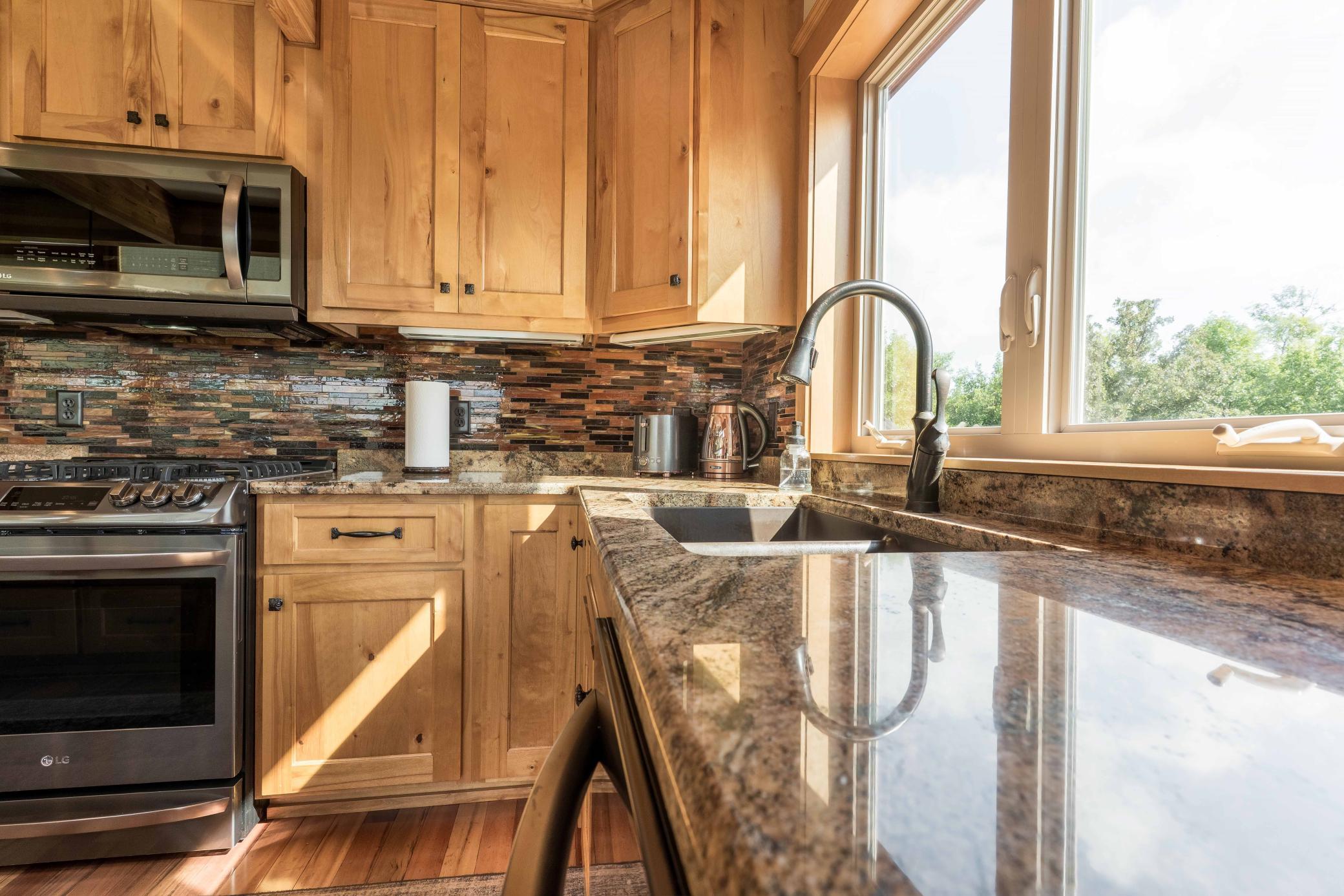 2016 single family home for sale at 2701 Pristine Bay Court NW in Alexandria, MN — 4 bed, 4 bath (photo 14 of 89)