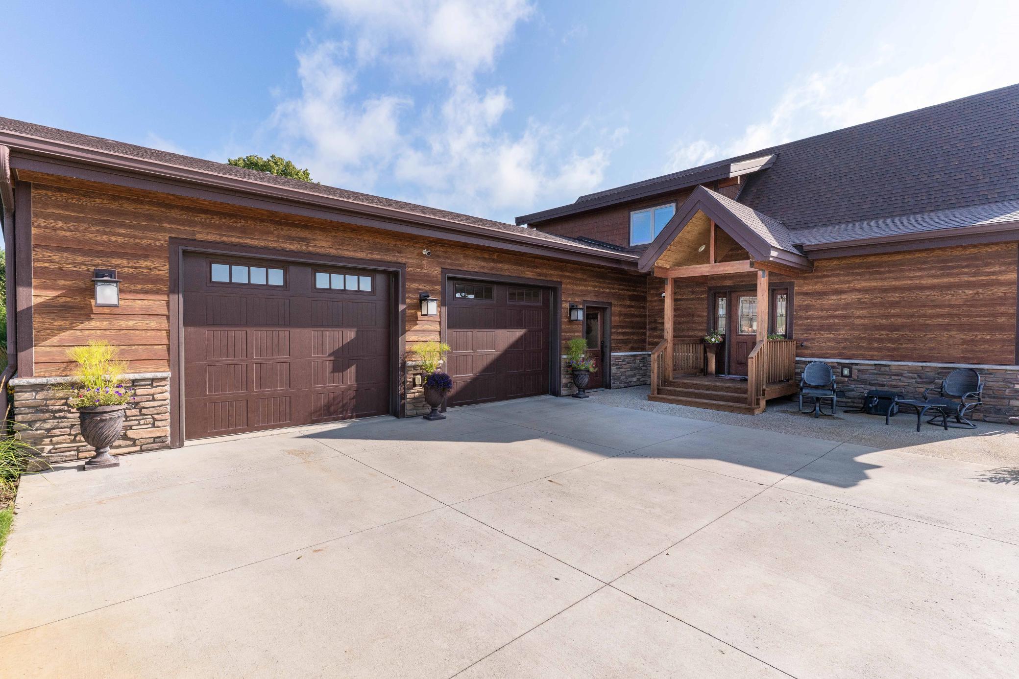 2016 single family home for sale at 2701 Pristine Bay Court NW in Alexandria, MN — 4 bed, 4 bath (photo 3 of 89)