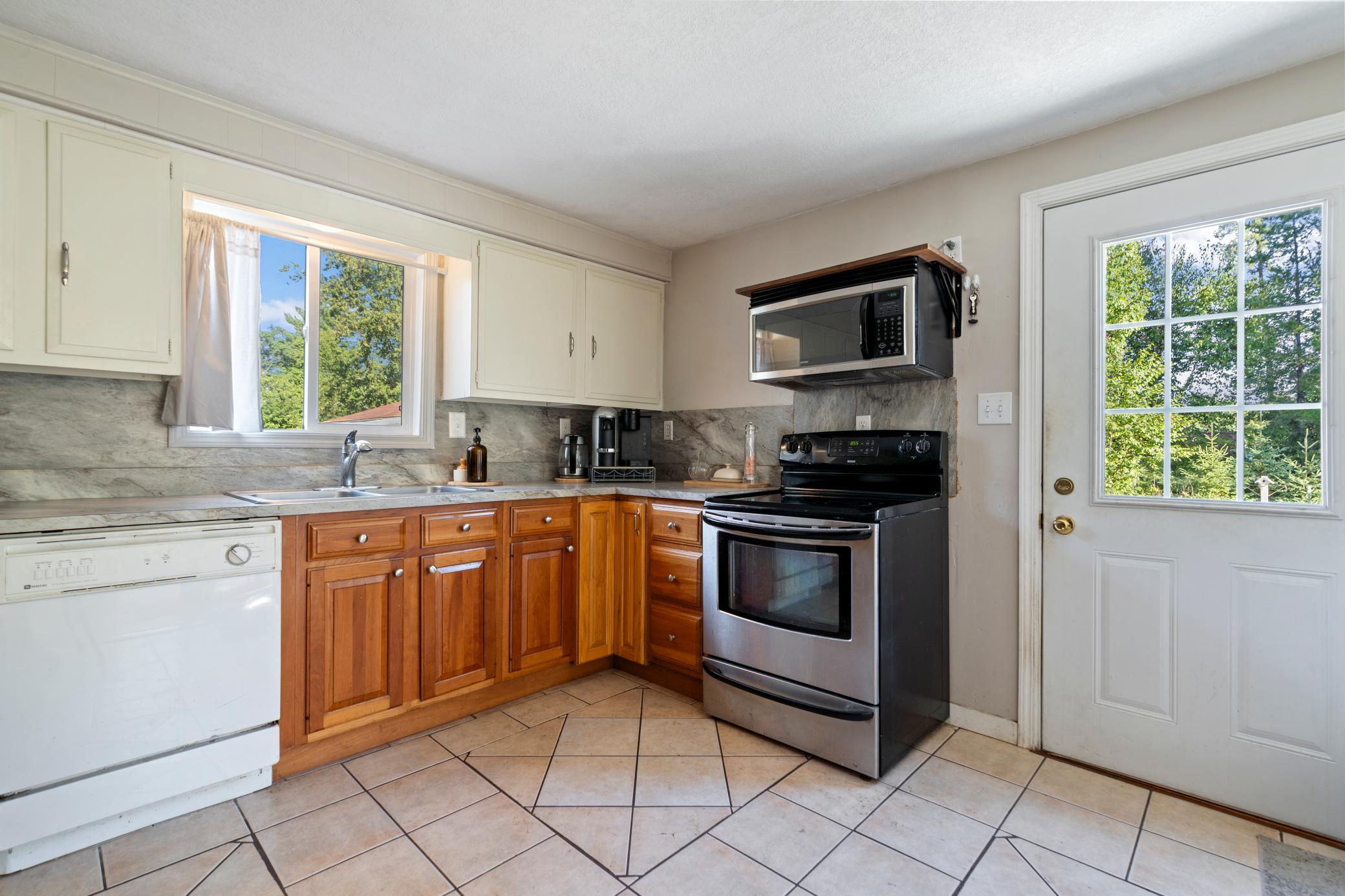1967 single family home for sale at 4967 Barbeau Road in Brainerd, MN — 2 bed, 1 bath (photo 4 of 42)